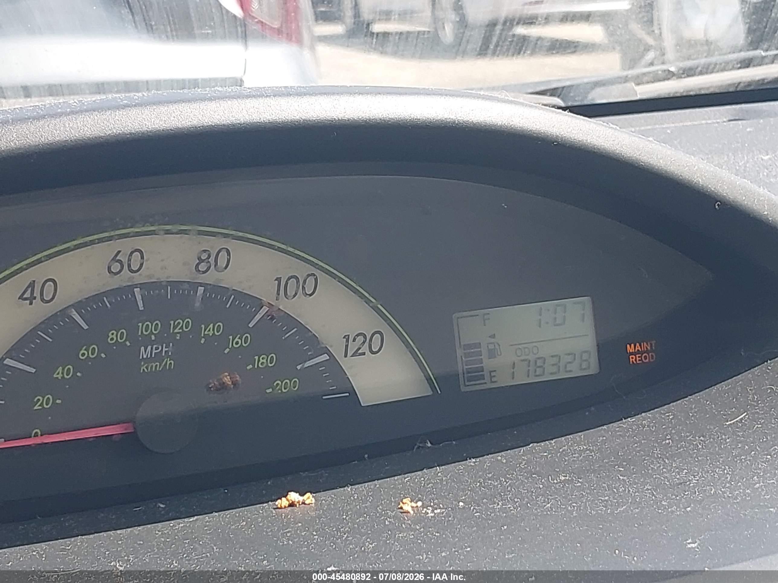 2008 Toyota Yaris   Серебряный vin: JTDBT923081196975