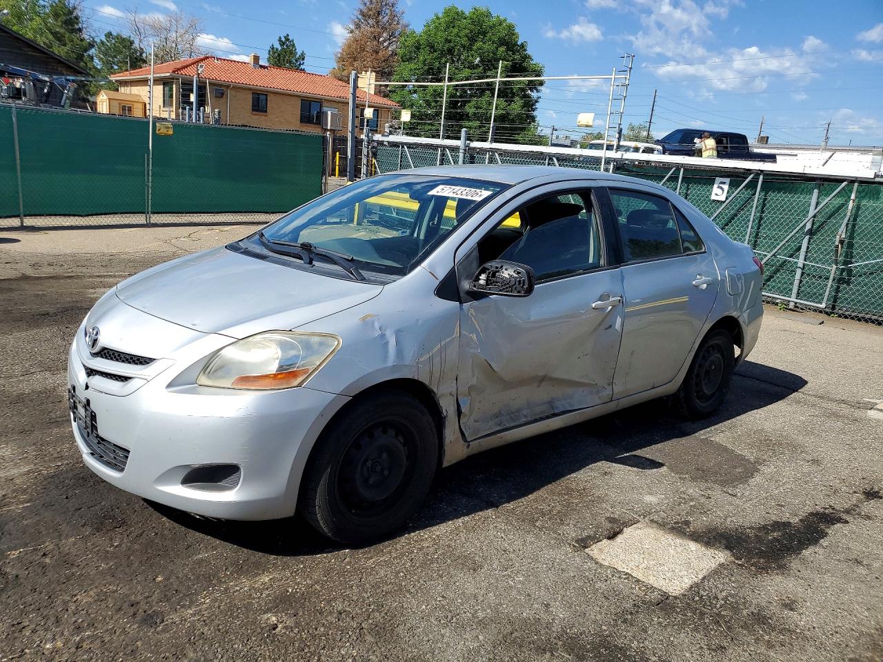 2008 Toyota Yaris Base Silver vin: JTDBT923081211345