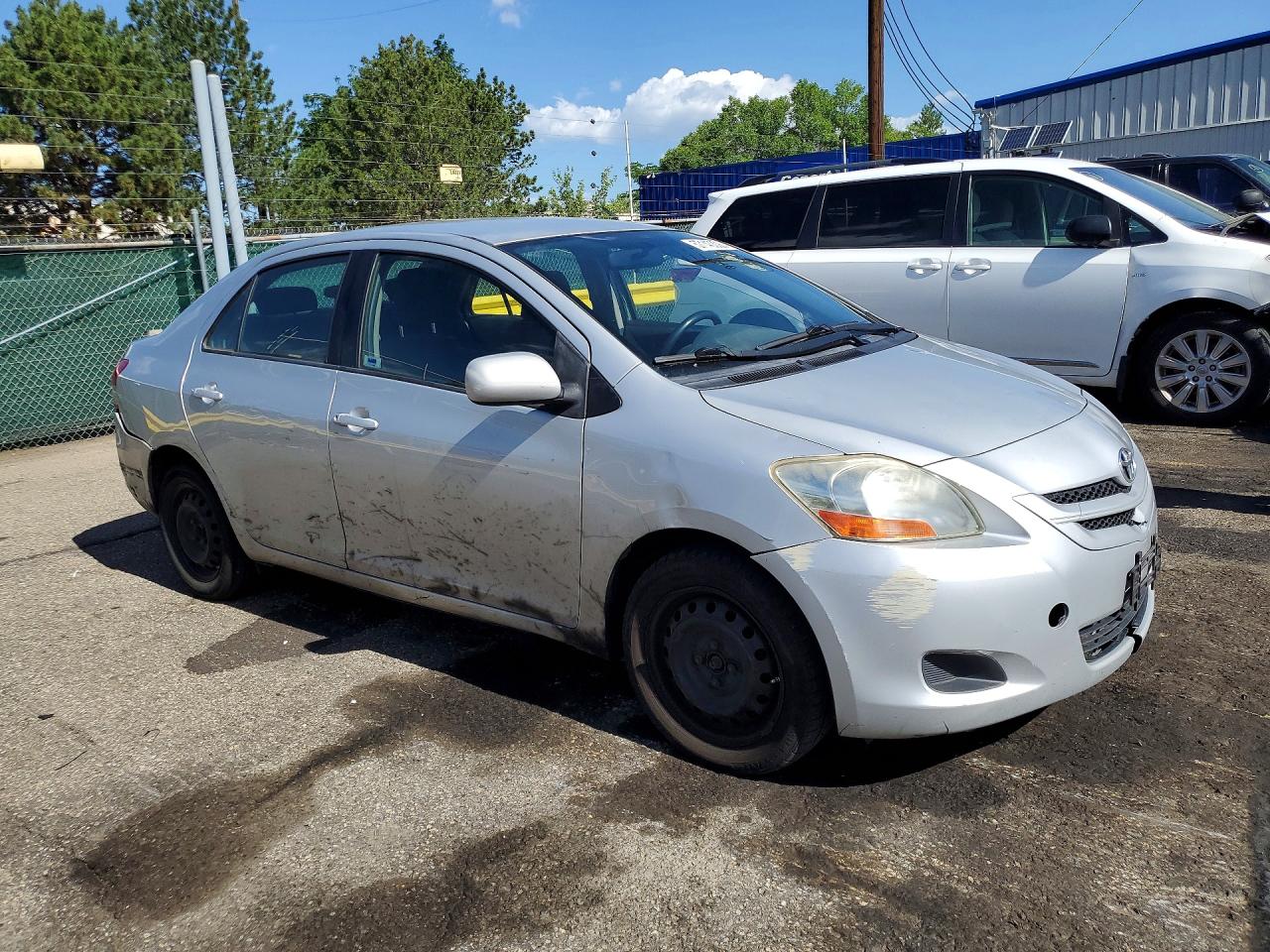 2008 Toyota Yaris Base Silver vin: JTDBT923081211345