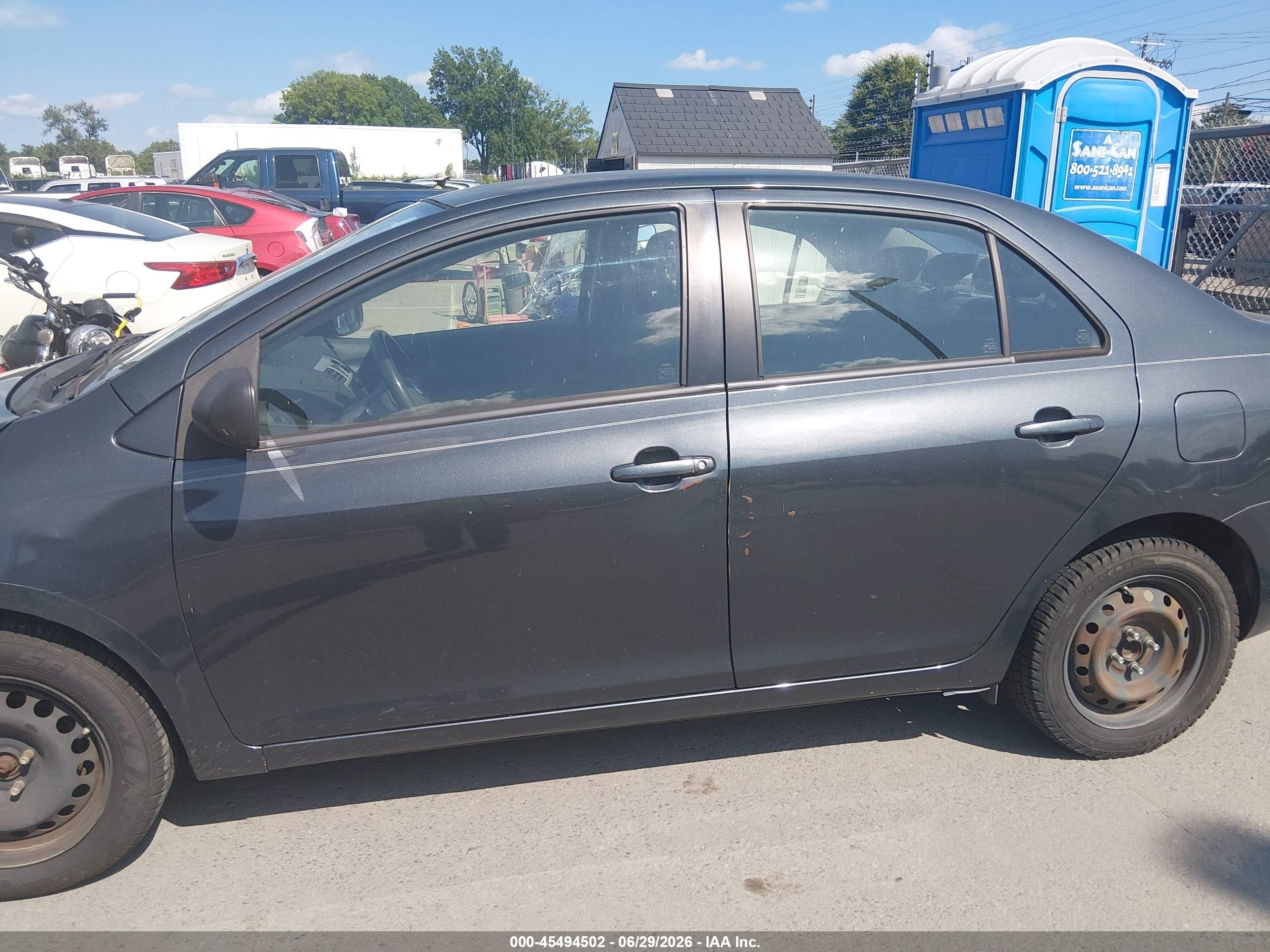 2008 Toyota Yaris Black vin: JTDBT923081230526