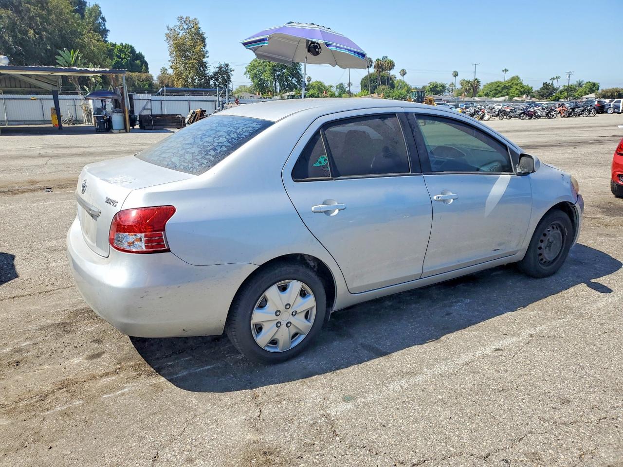 2008 Toyota Yaris Base Silver vin: JTDBT923081232583