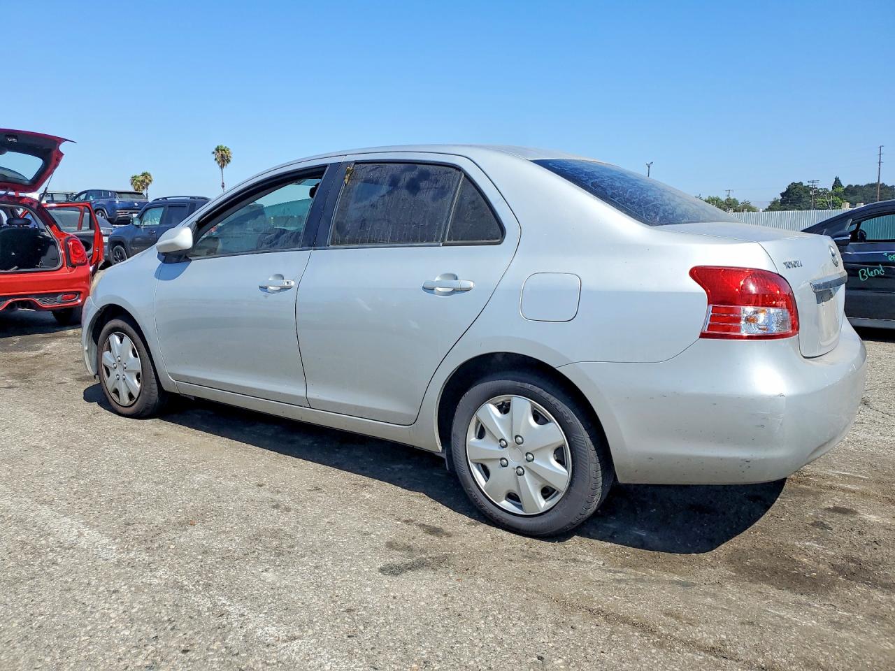 2008 Toyota Yaris Base Silver vin: JTDBT923081232583