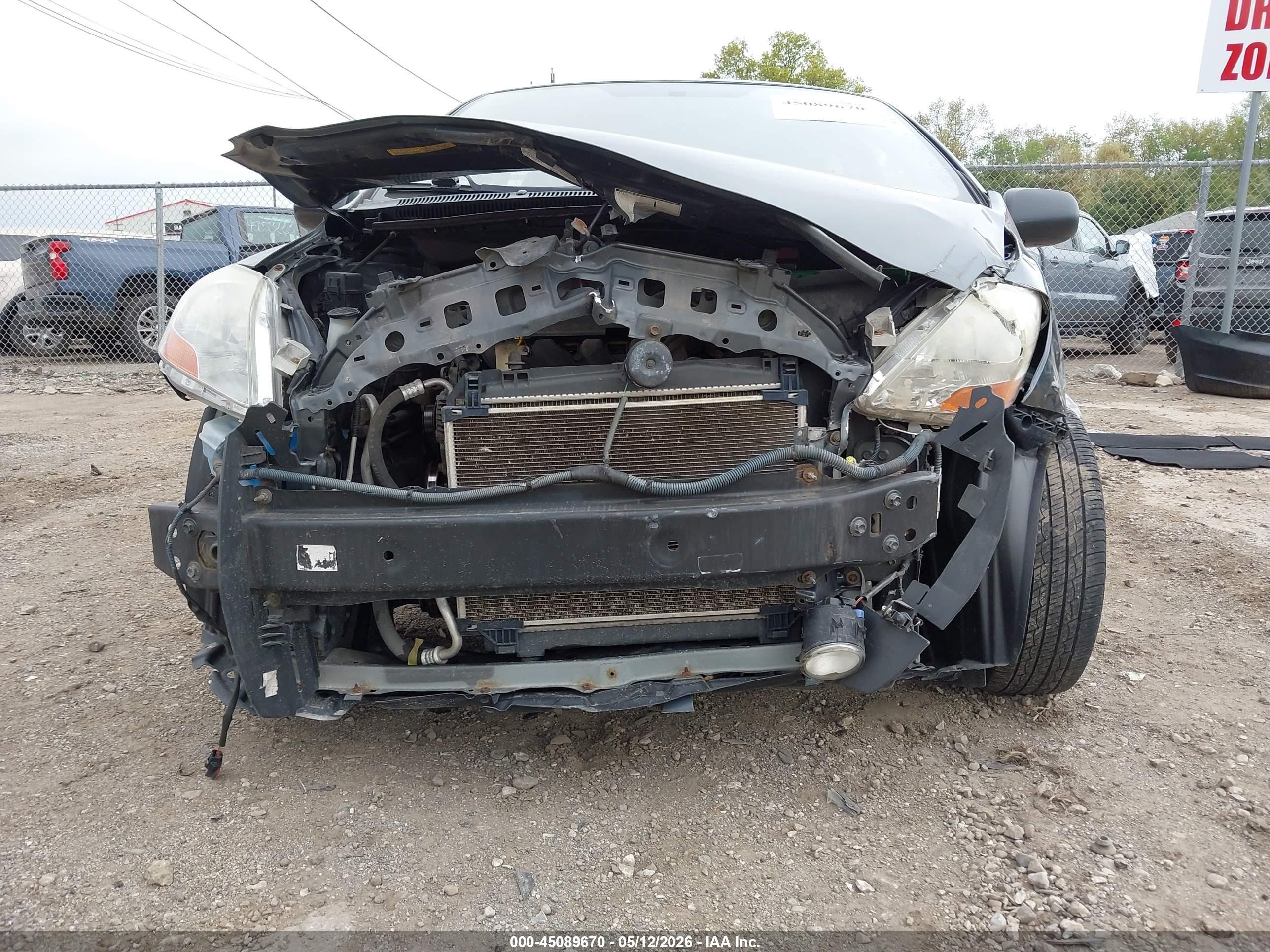 2008 Toyota Yaris   Gray vin: JTDBT923081260819