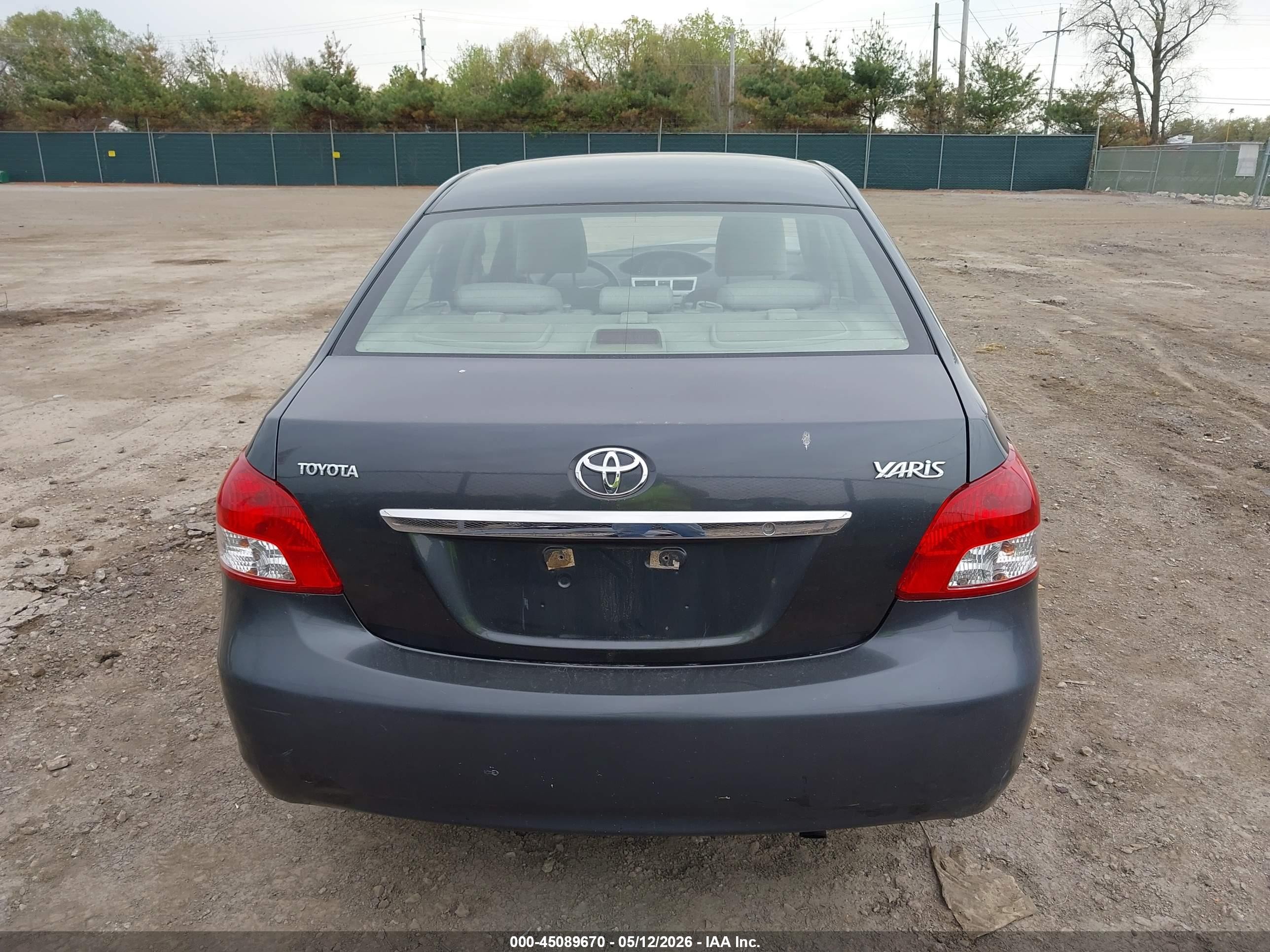 2008 Toyota Yaris   Gray vin: JTDBT923081260819