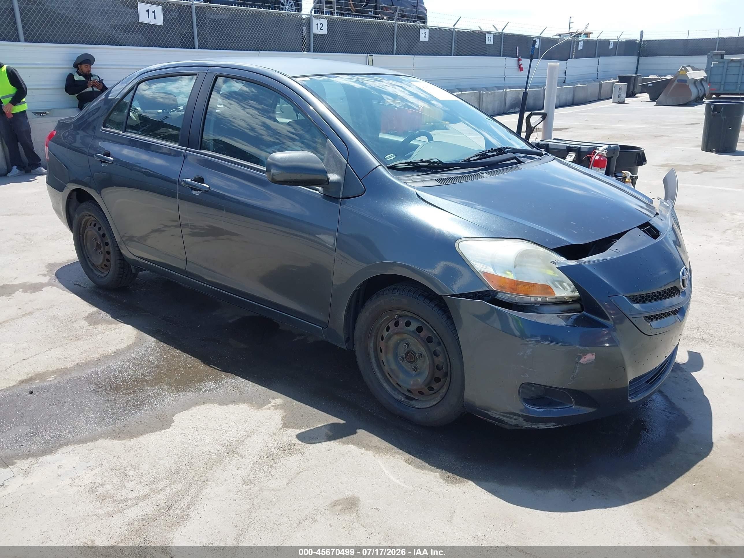2008 Toyota Yaris   Gray vin: JTDBT923081262599