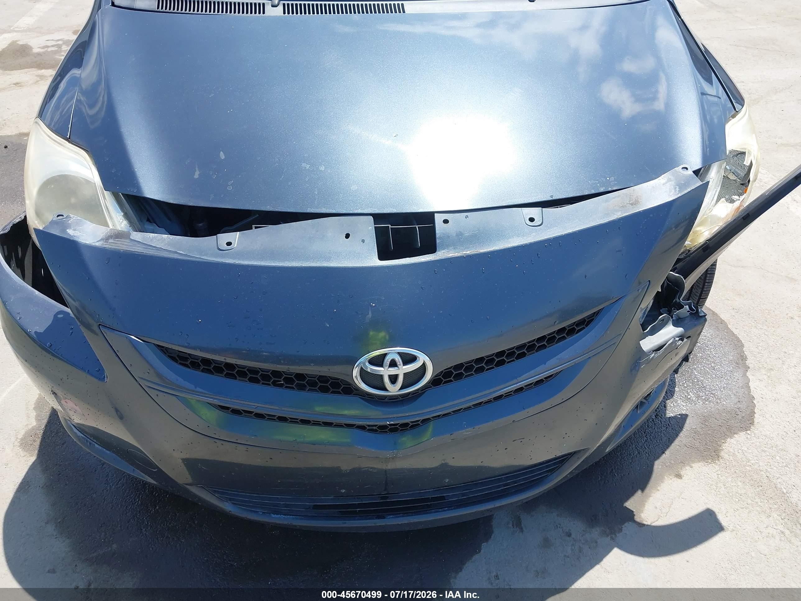 2008 Toyota Yaris   Gray vin: JTDBT923081262599