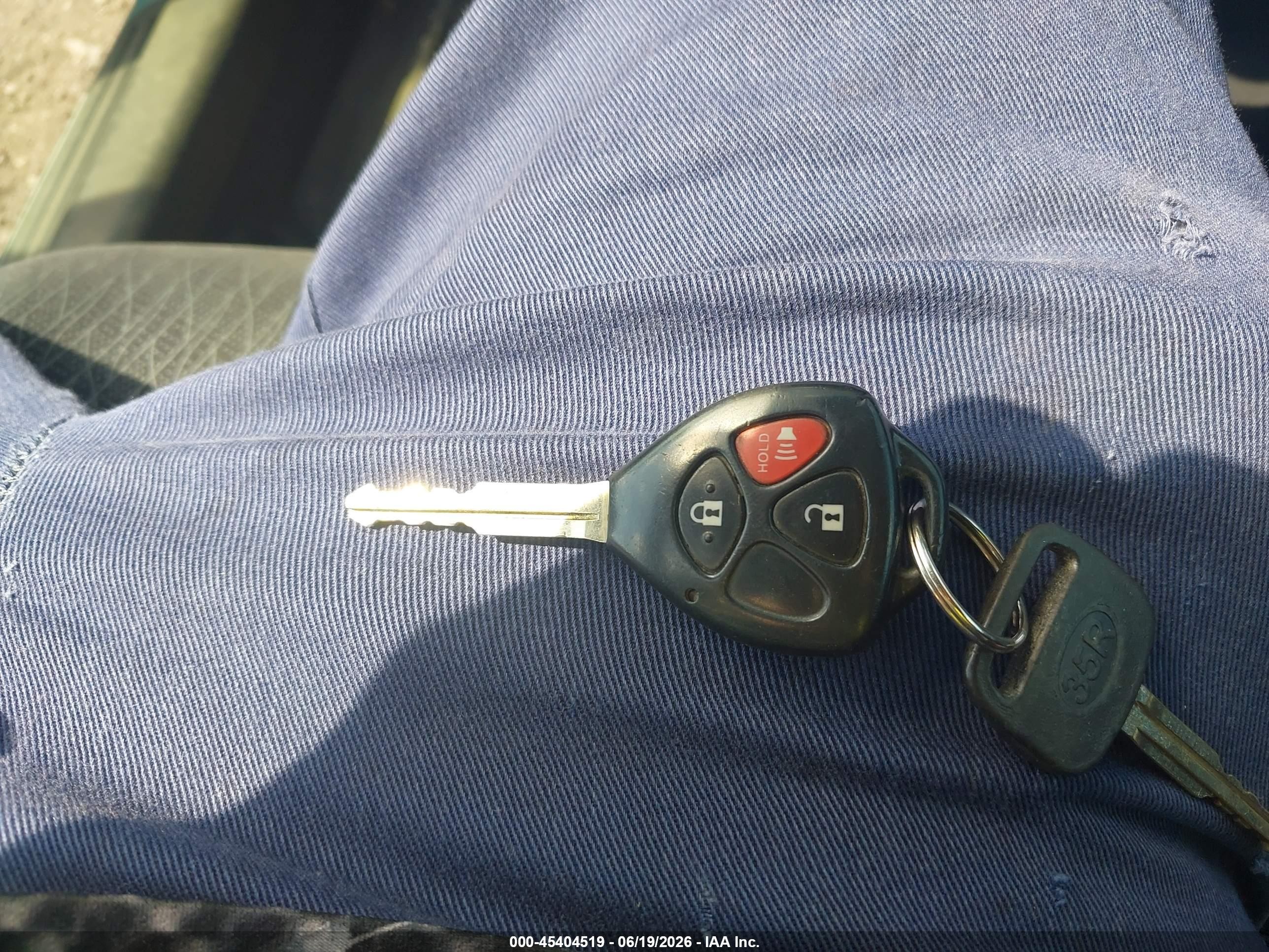 2008 Toyota Yaris   Green vin: JTDBT923084025979