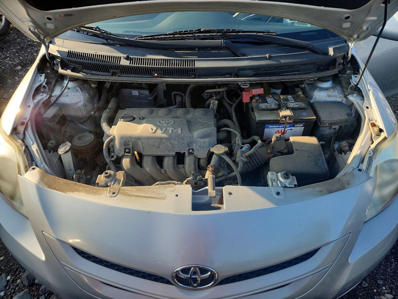 2008 Toyota Yaris Silver vin: JTDBT923281295345