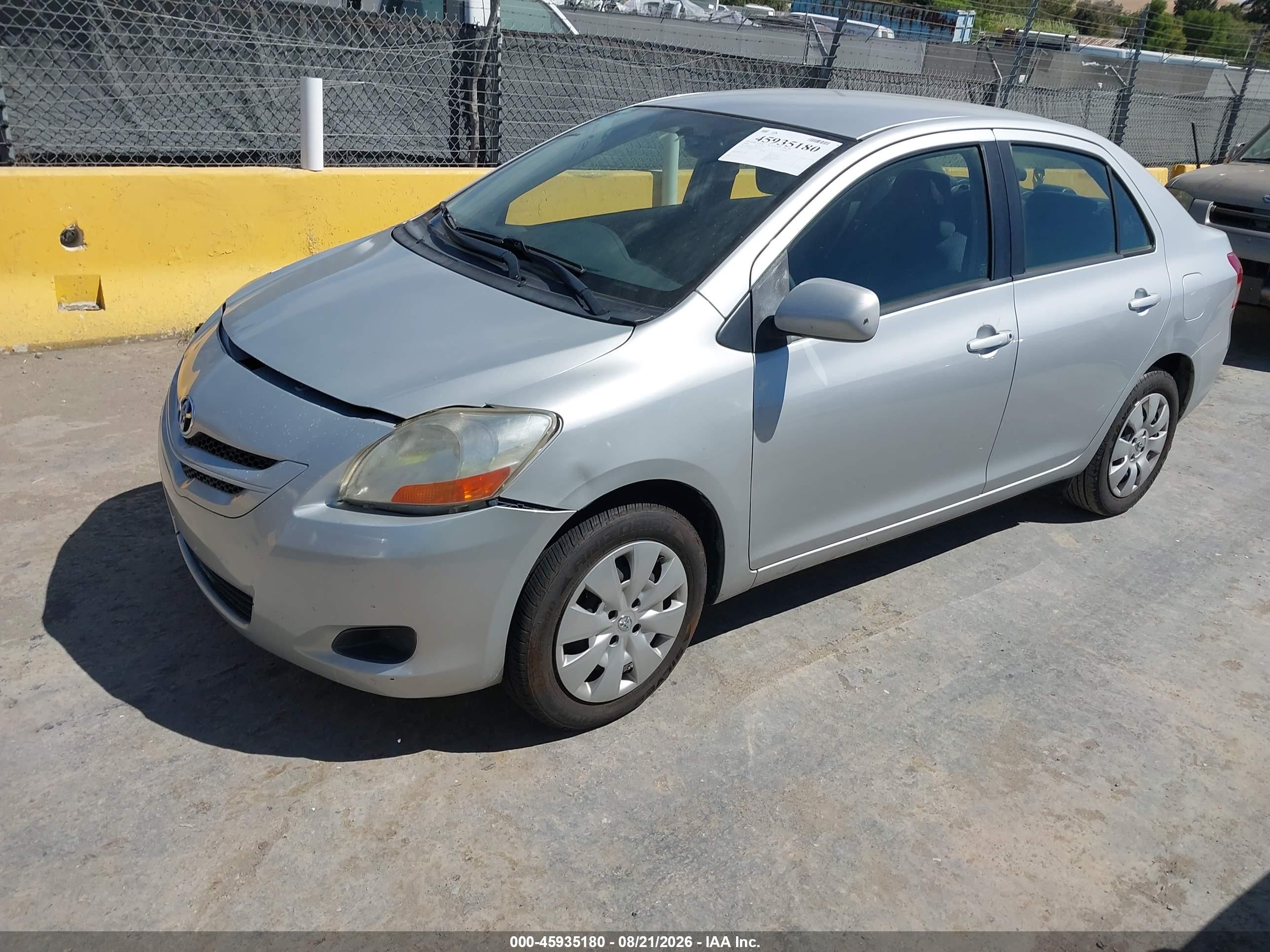 2008 Toyota Yaris   Серебряный vin: JTDBT923384019870