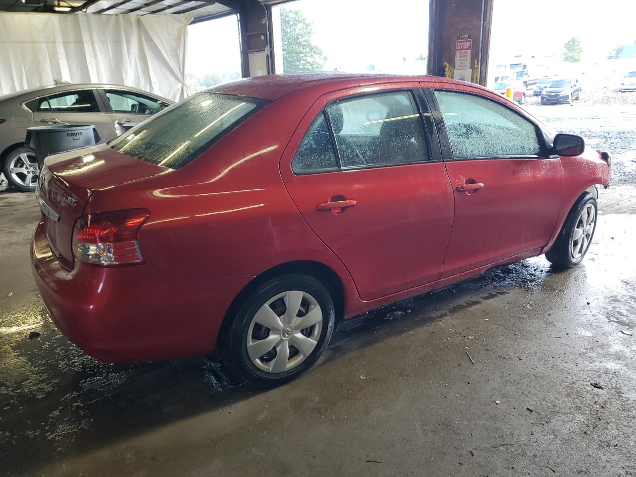 2007 Toyota Yaris Красный vin: JTDBT923474001389