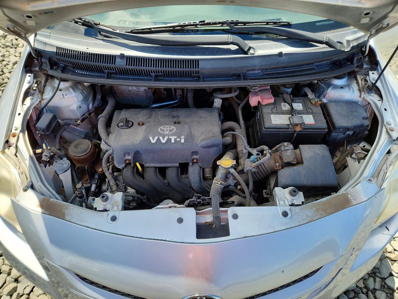 2007 Toyota Yaris Base Silver vin: JTDBT923871016351
