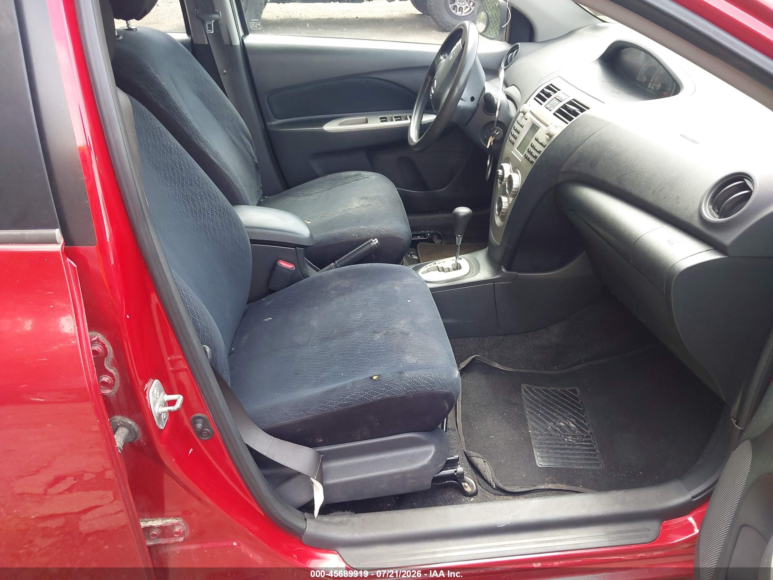 2007 Toyota Yaris   Red vin: JTDBT923971014088