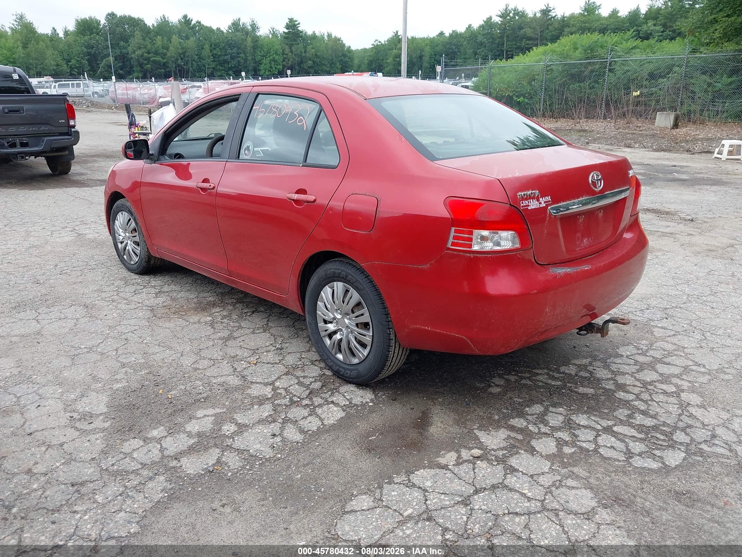 2007 Toyota Yaris   Red vin: JTDBT923X71044975