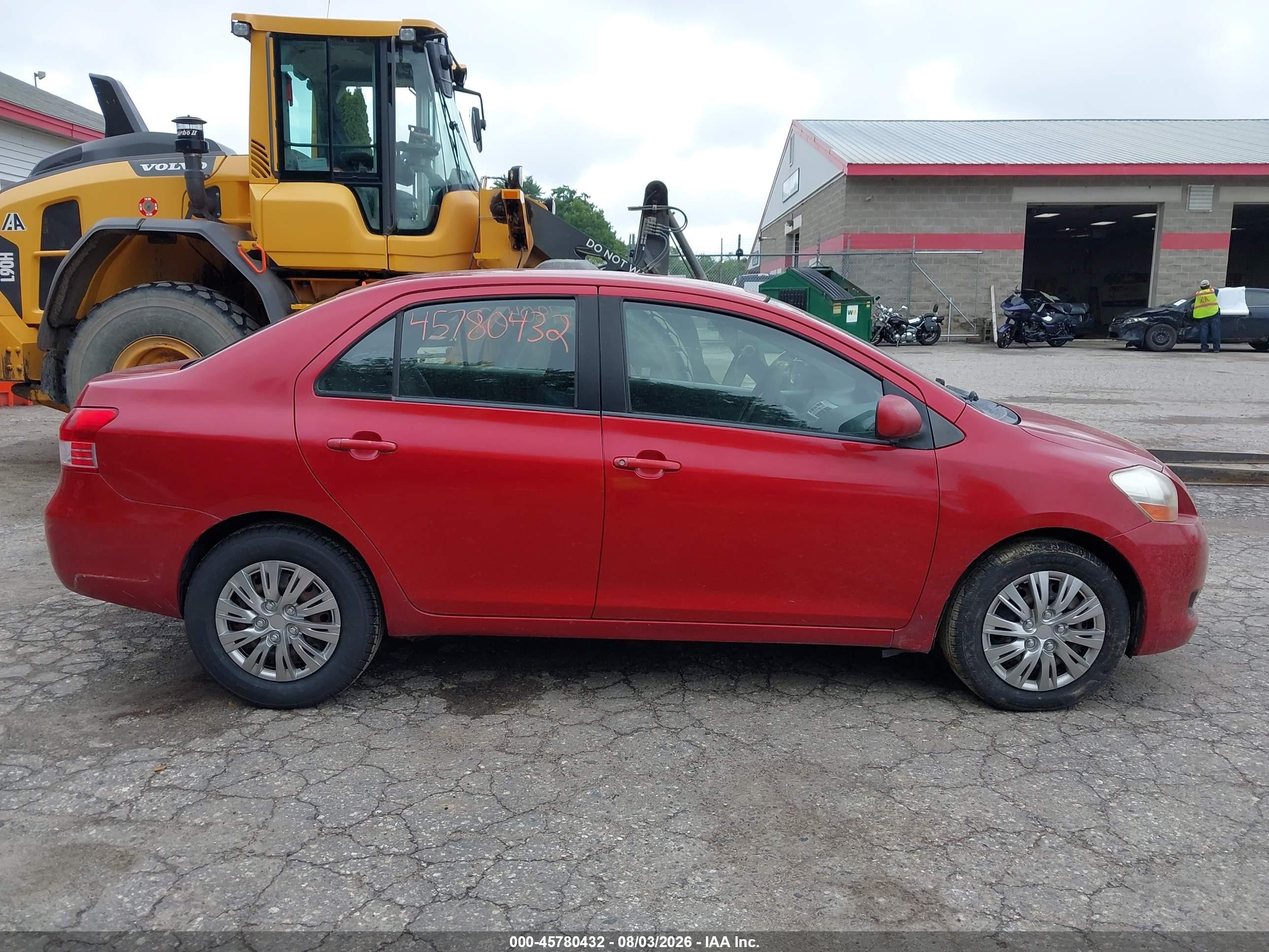 2007 Toyota Yaris   Red vin: JTDBT923X71044975