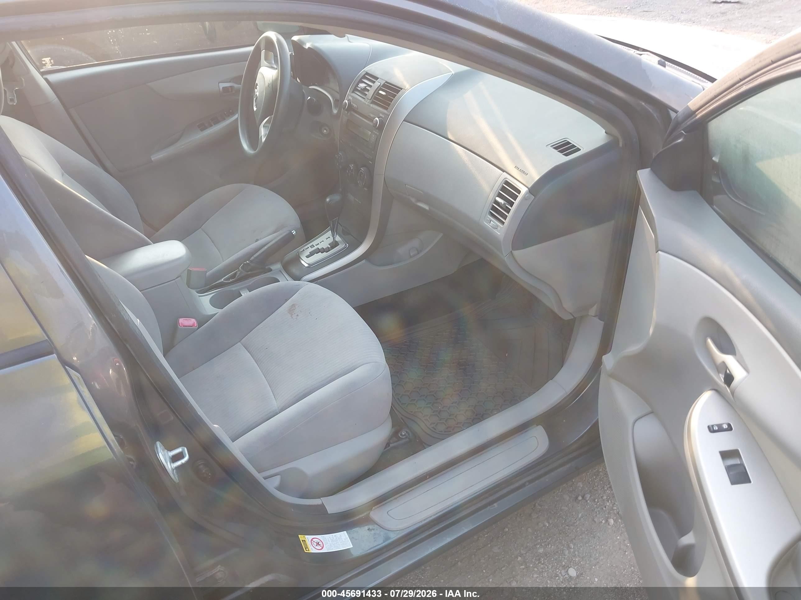 2010 Toyota Corolla Le Gray vin: JTDBU4EE0A9113727