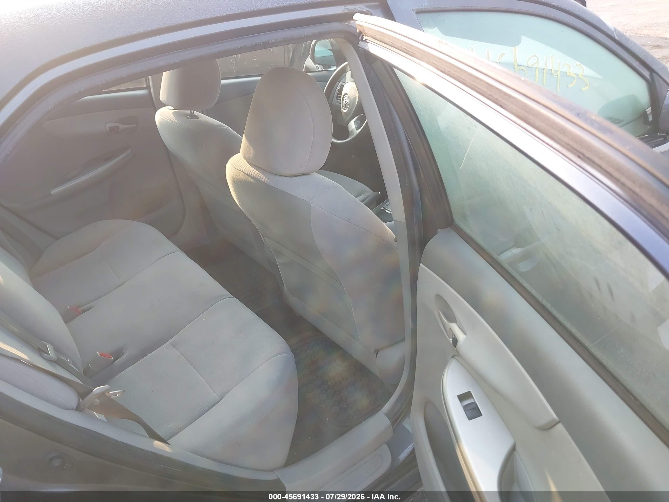 2010 Toyota Corolla Le Gray vin: JTDBU4EE0A9113727
