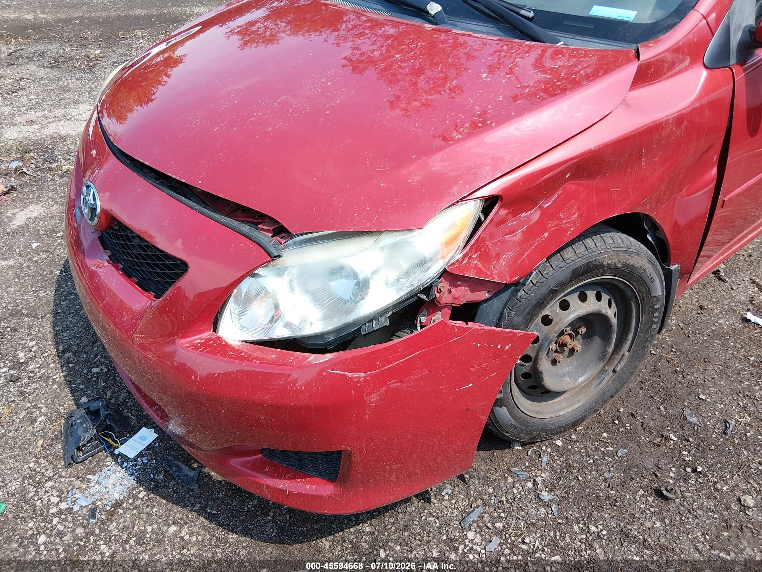 2010 Toyota Corolla Le Red vin: JTDBU4EE0AJ068965
