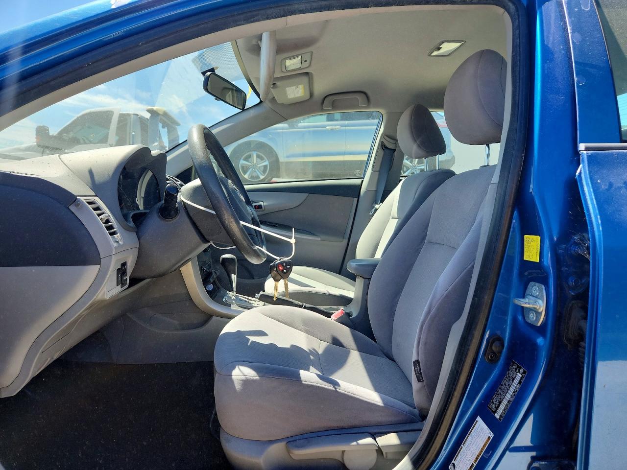 2010 Toyota Corolla Le Blue vin: JTDBU4EE0AJ071588