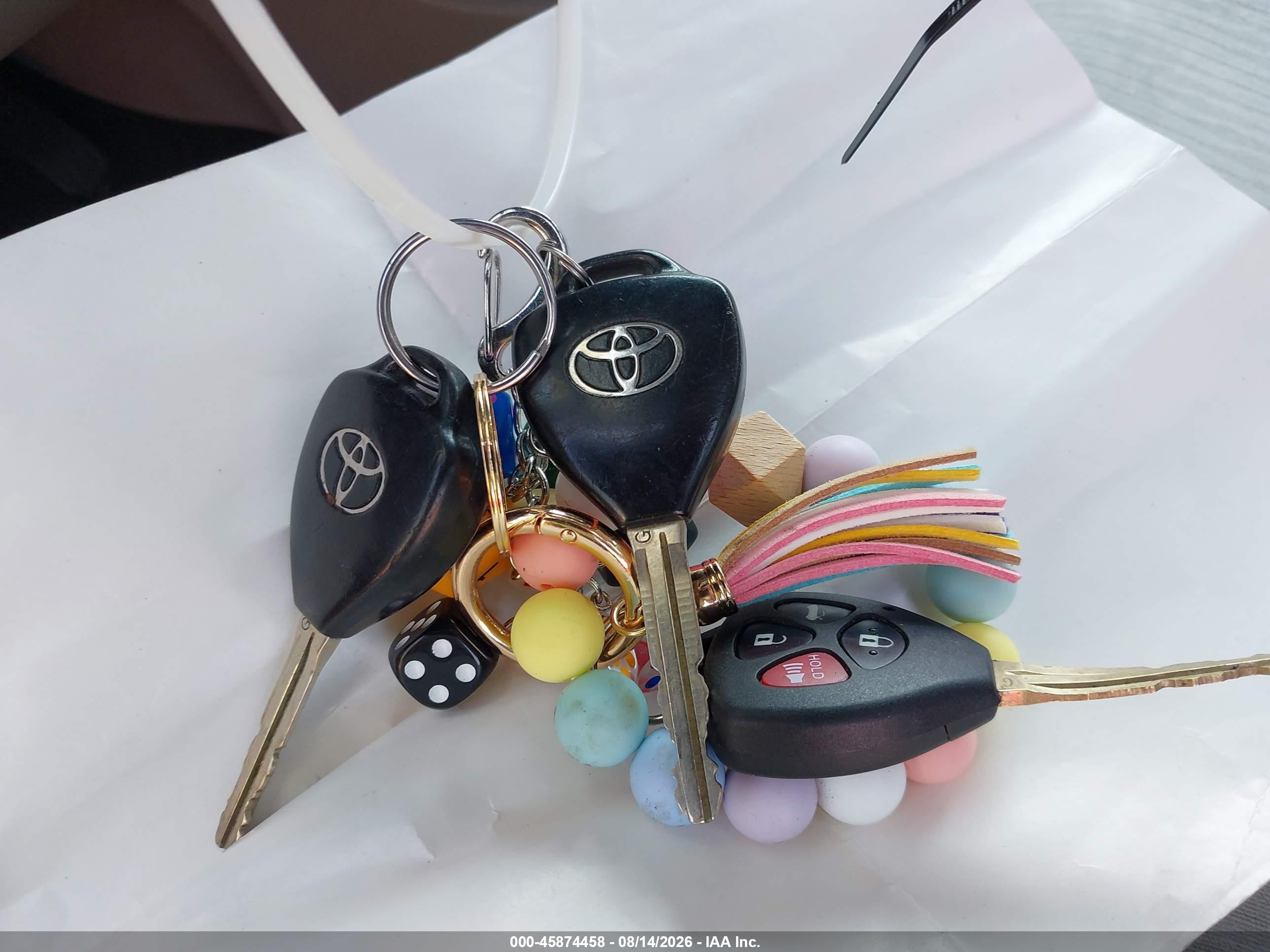 2010 Toyota Corolla Le Silver vin: JTDBU4EE0AJ072014