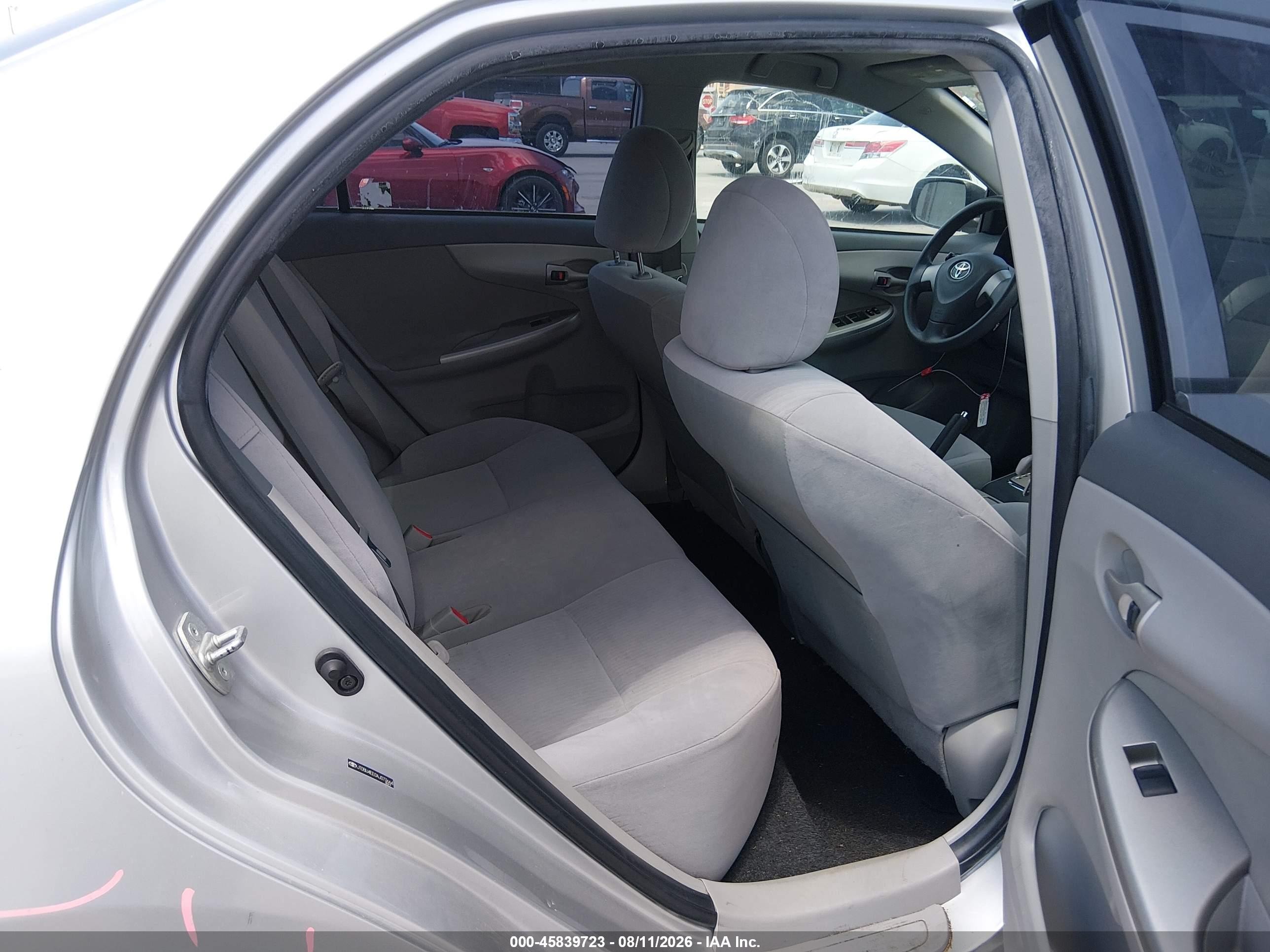 2010 Toyota Corolla Le Silver vin: JTDBU4EE0AJ073664