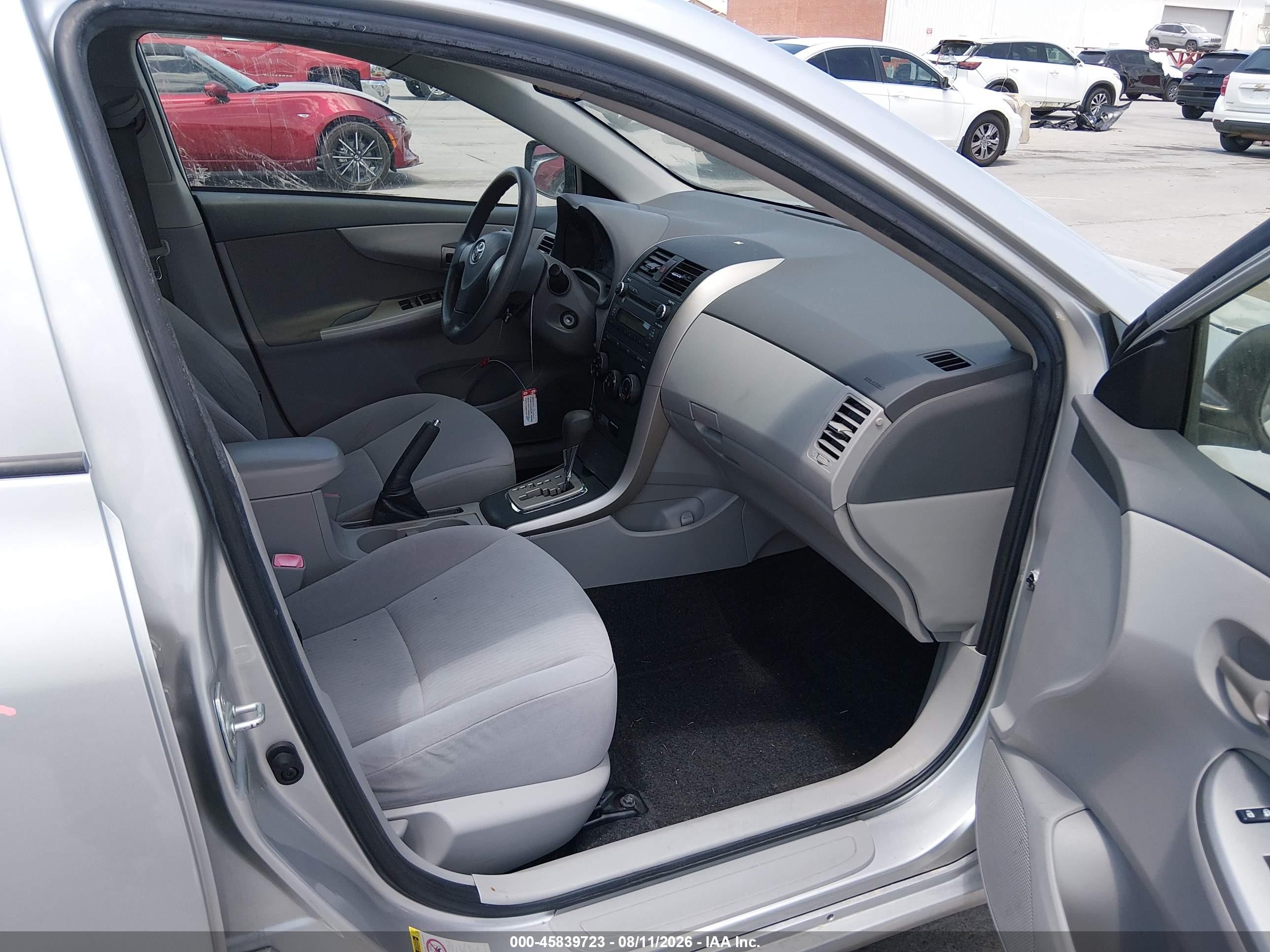 2010 Toyota Corolla Le Silver vin: JTDBU4EE0AJ073664