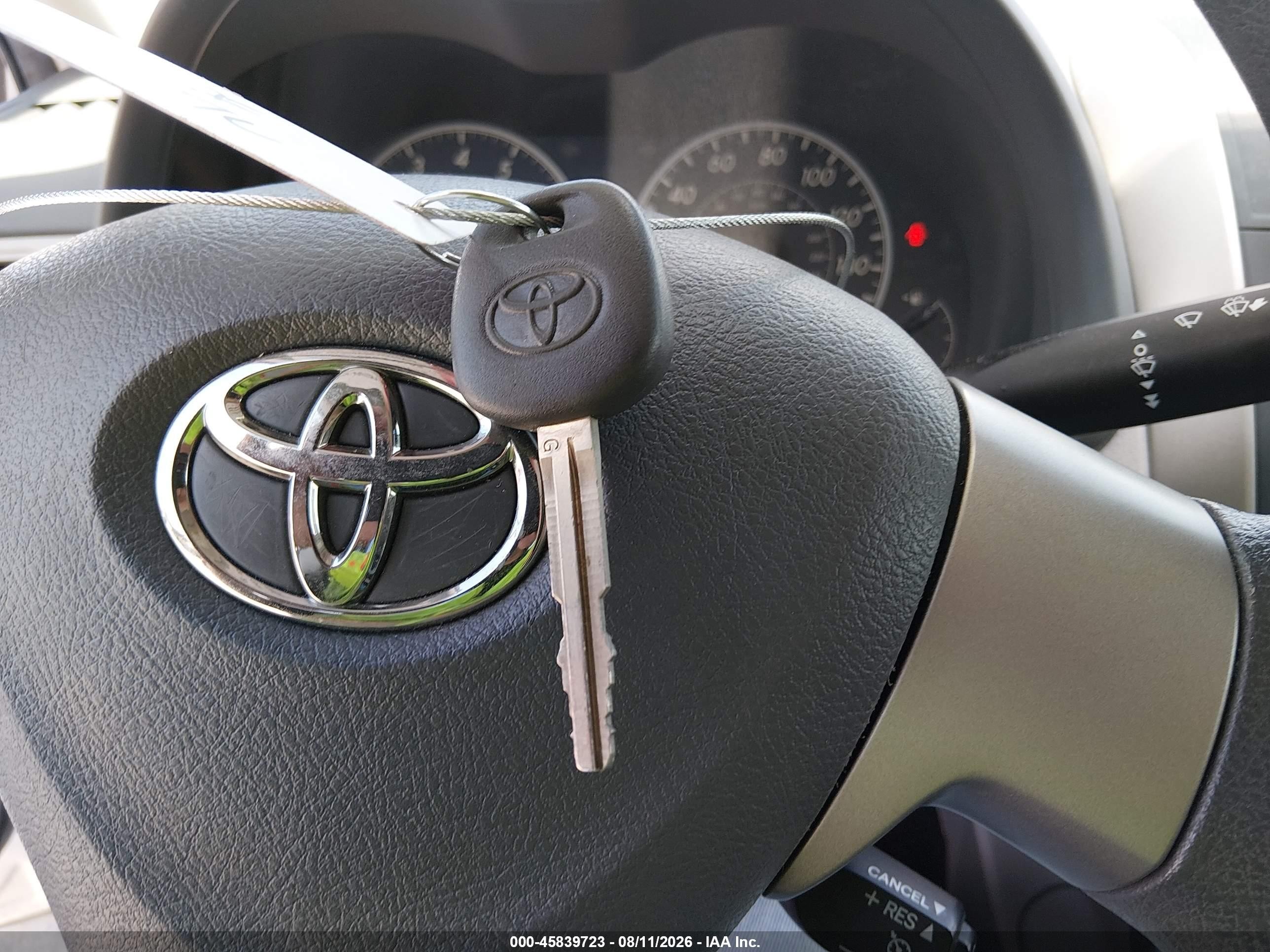 2010 Toyota Corolla Le Silver vin: JTDBU4EE0AJ073664