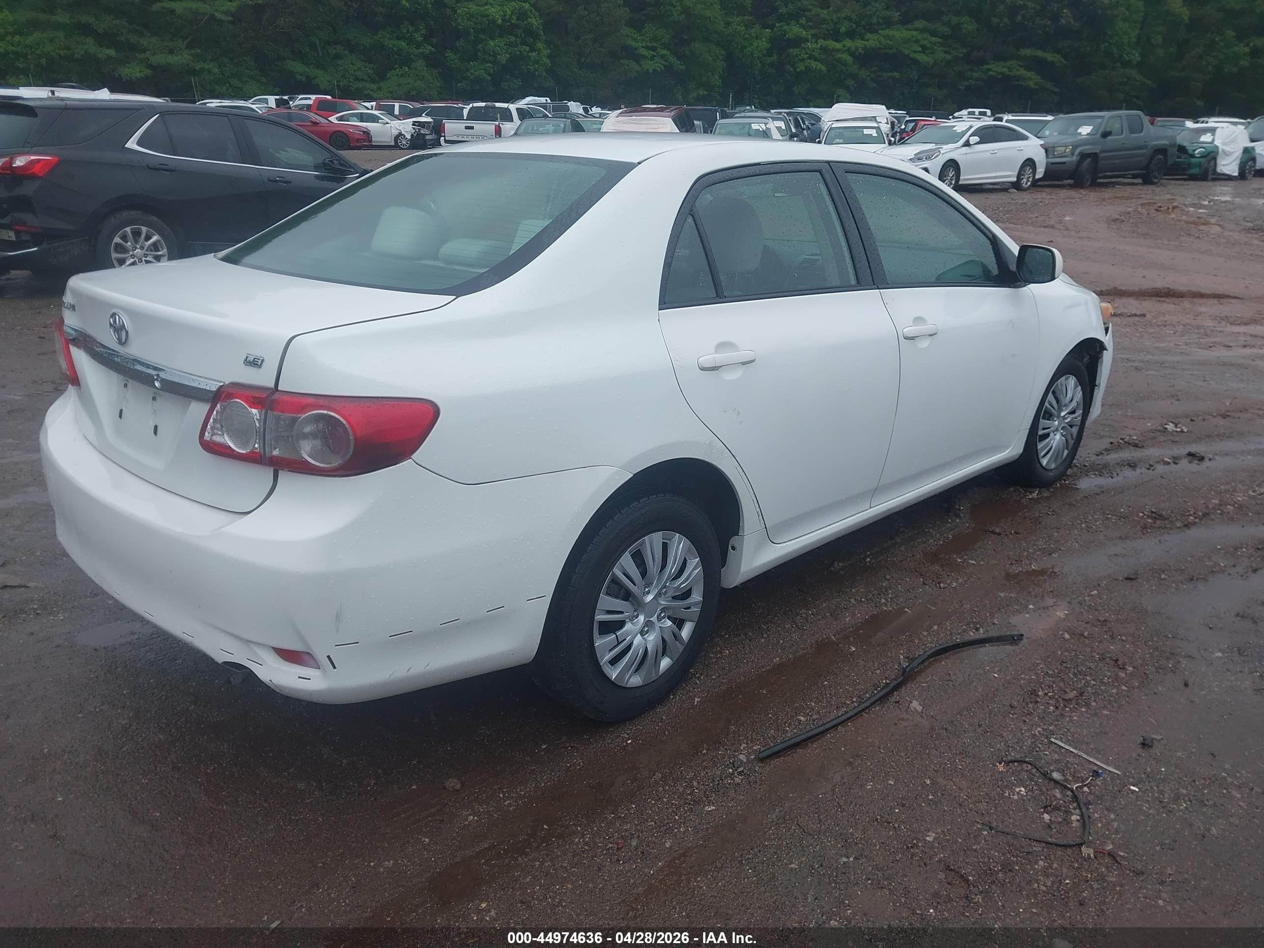 2011 Toyota Corolla Le White vin: JTDBU4EE0B9131582