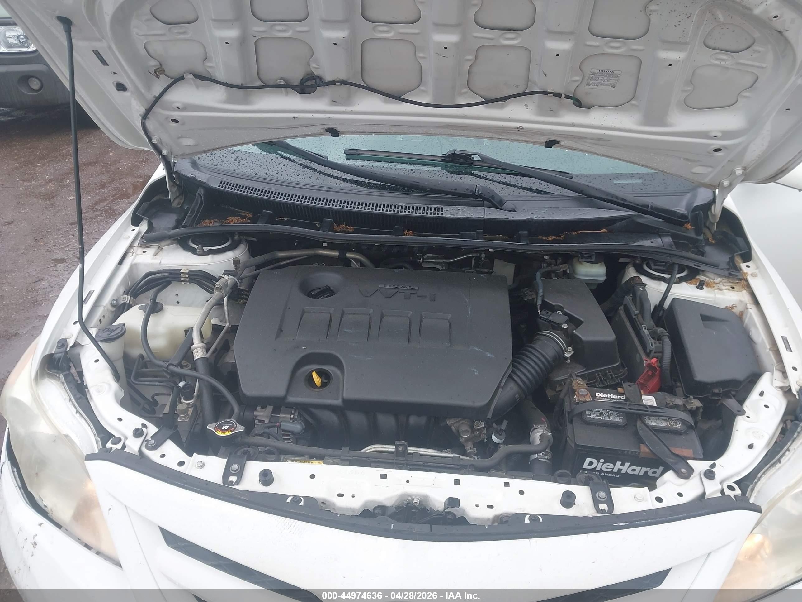 2011 Toyota Corolla Le White vin: JTDBU4EE0B9131582