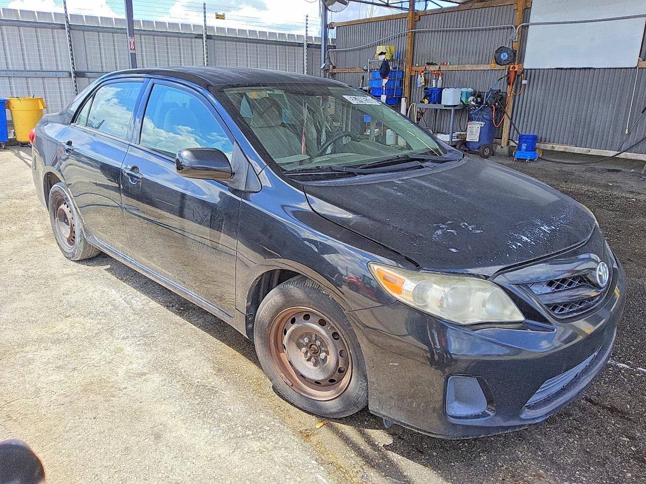 2011 Toyota Corolla Le Черный vin: JTDBU4EE0B9131601