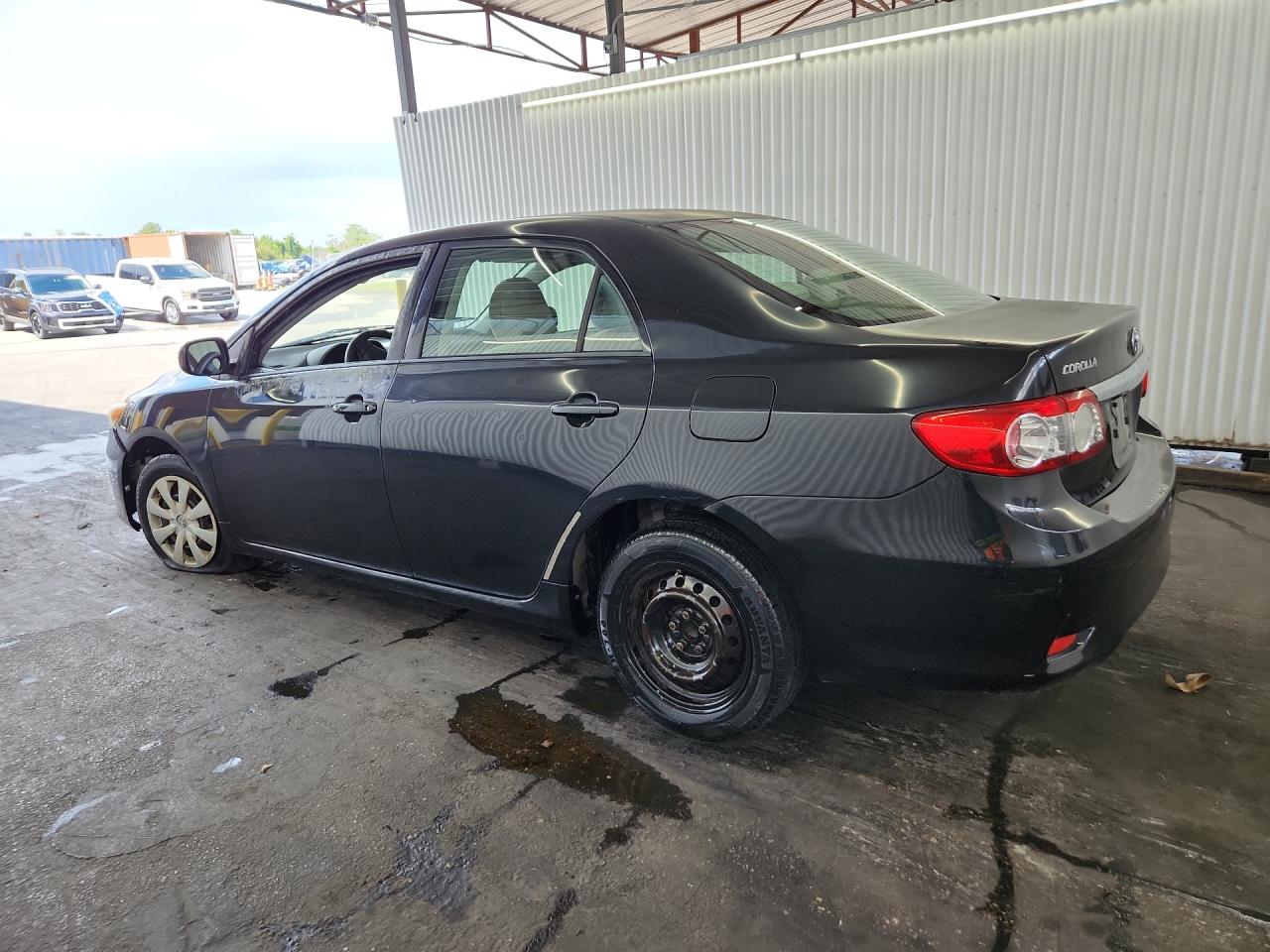 2011 Toyota Corolla Le Черный vin: JTDBU4EE0B9131601 Damage: Left Qtr Panel, Heavy Scratch, 1 To 2 Inches