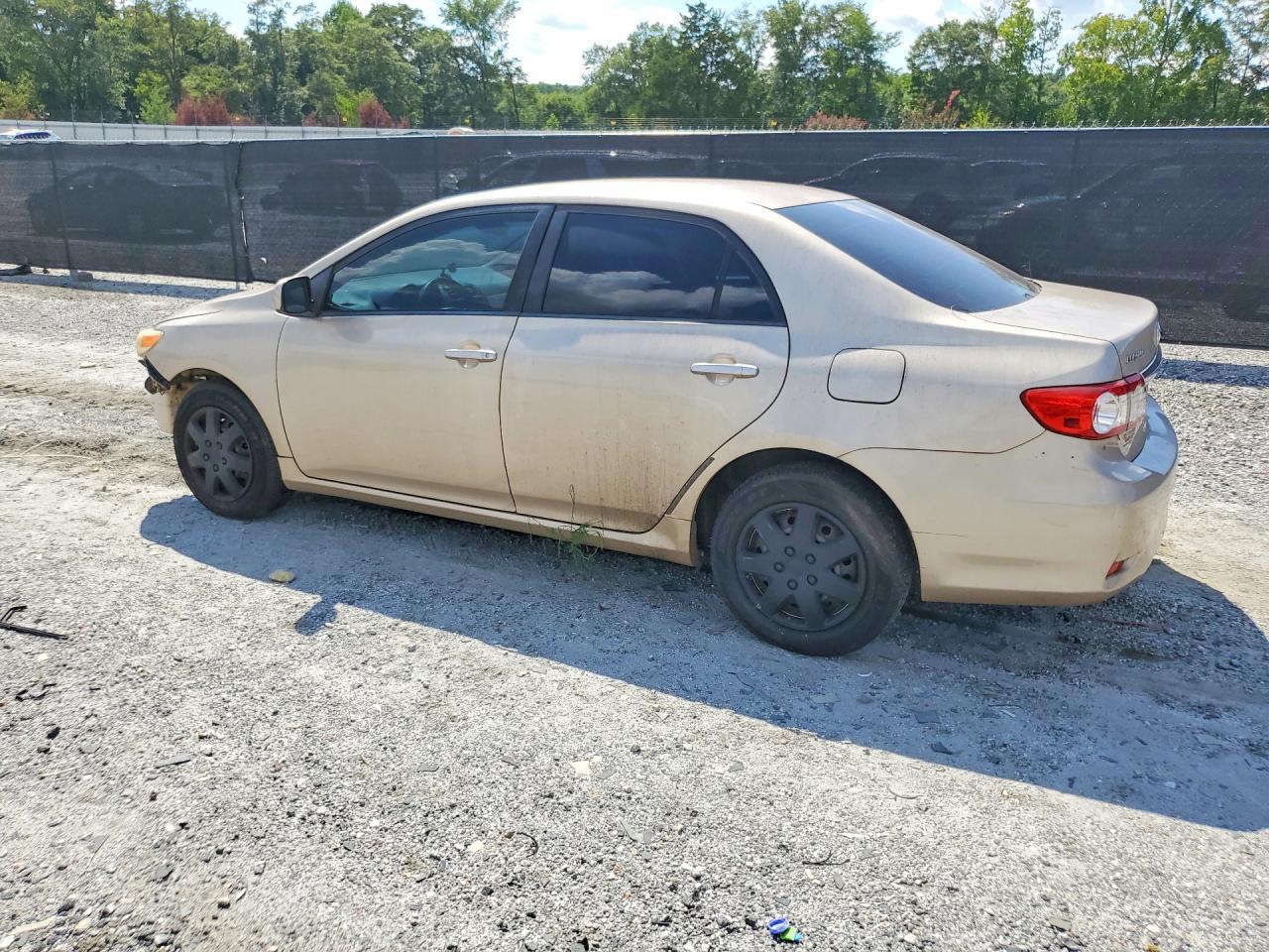 2011 Toyota Corolla Le Gold vin: JTDBU4EE0B9138662