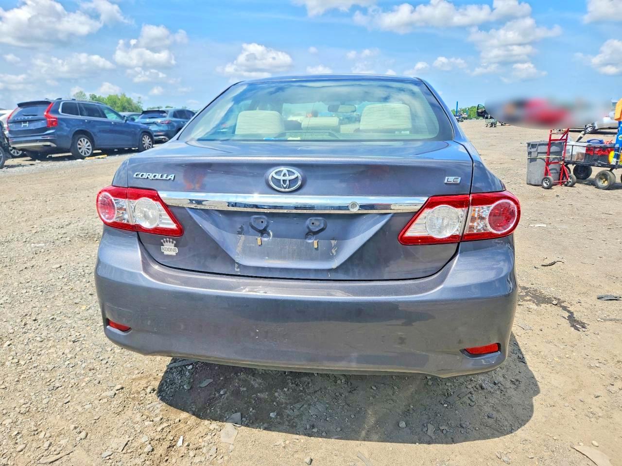2011 Toyota Corolla Le Gray vin: JTDBU4EE0B9141836