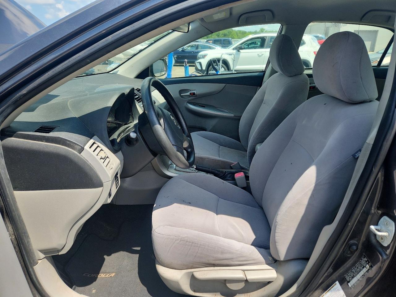 2011 Toyota Corolla Le Gray vin: JTDBU4EE0B9141836
