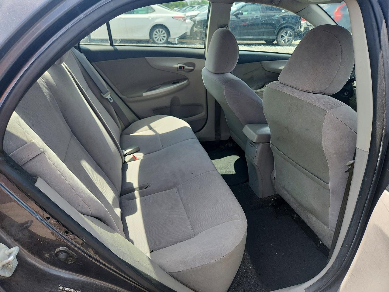 2011 Toyota Corolla Le Gray vin: JTDBU4EE0B9141836