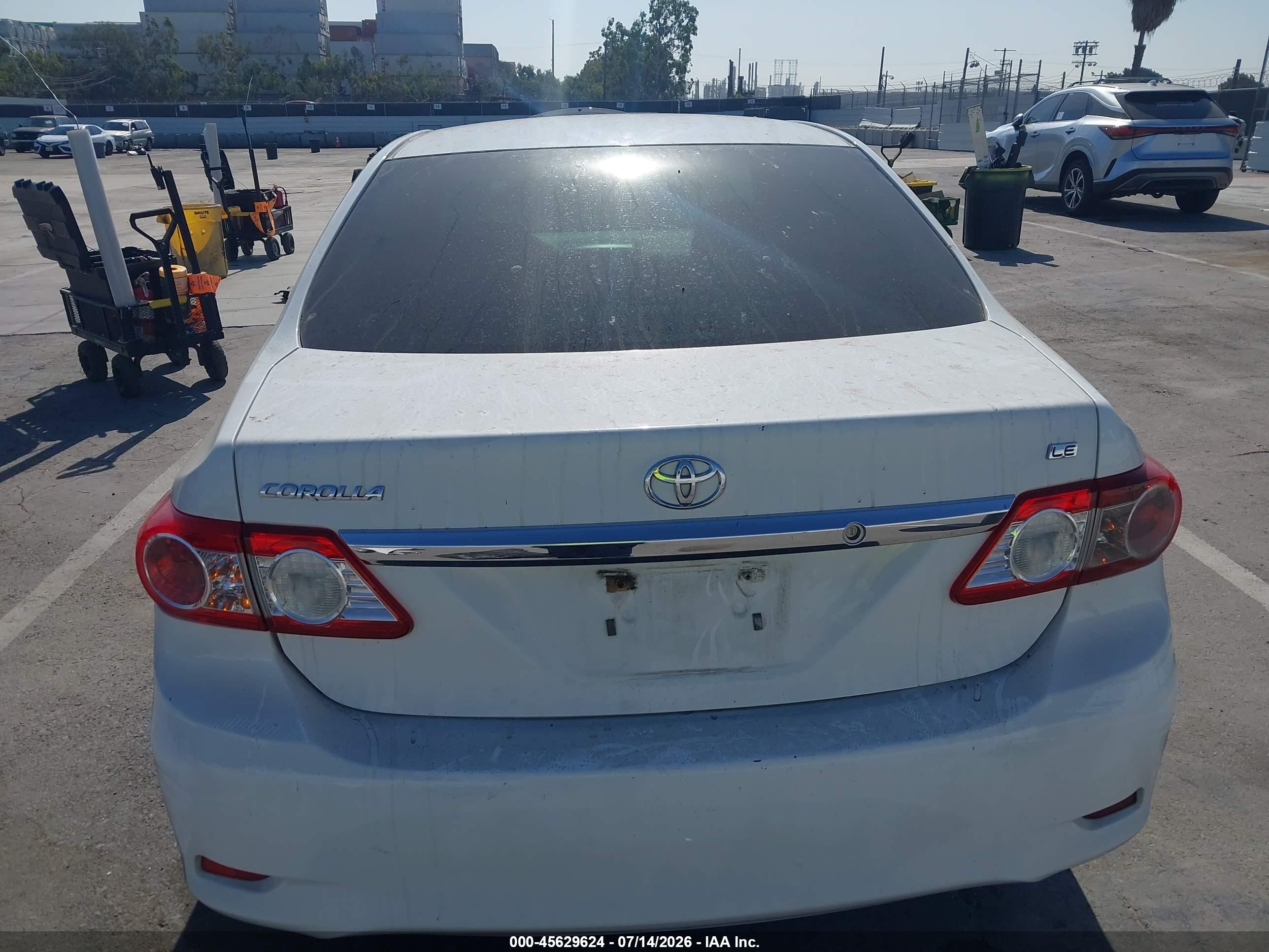 2011 Toyota Corolla Le White vin: JTDBU4EE0B9144901
