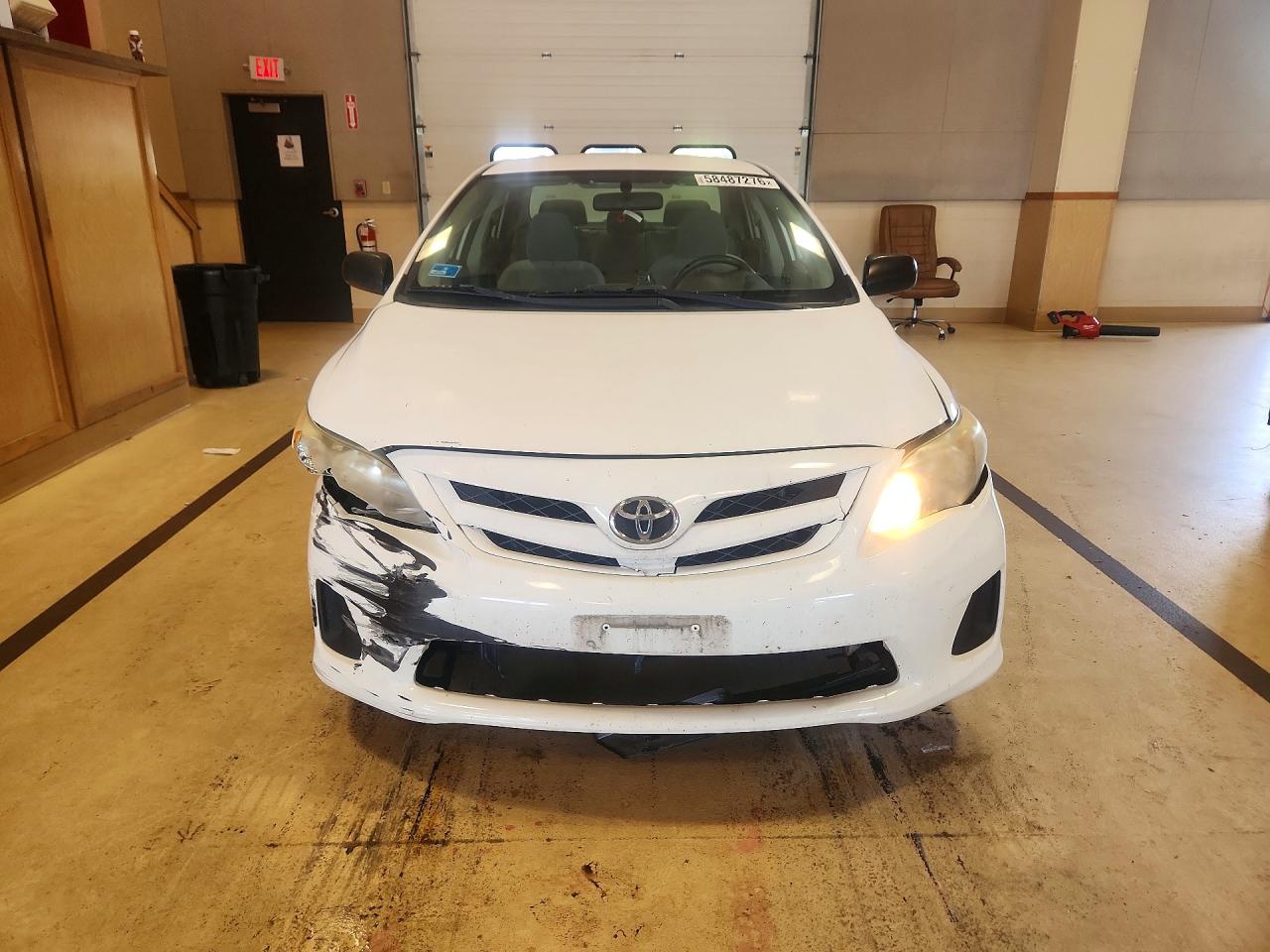 2011 Toyota Corolla Base White vin: JTDBU4EE0B9148138