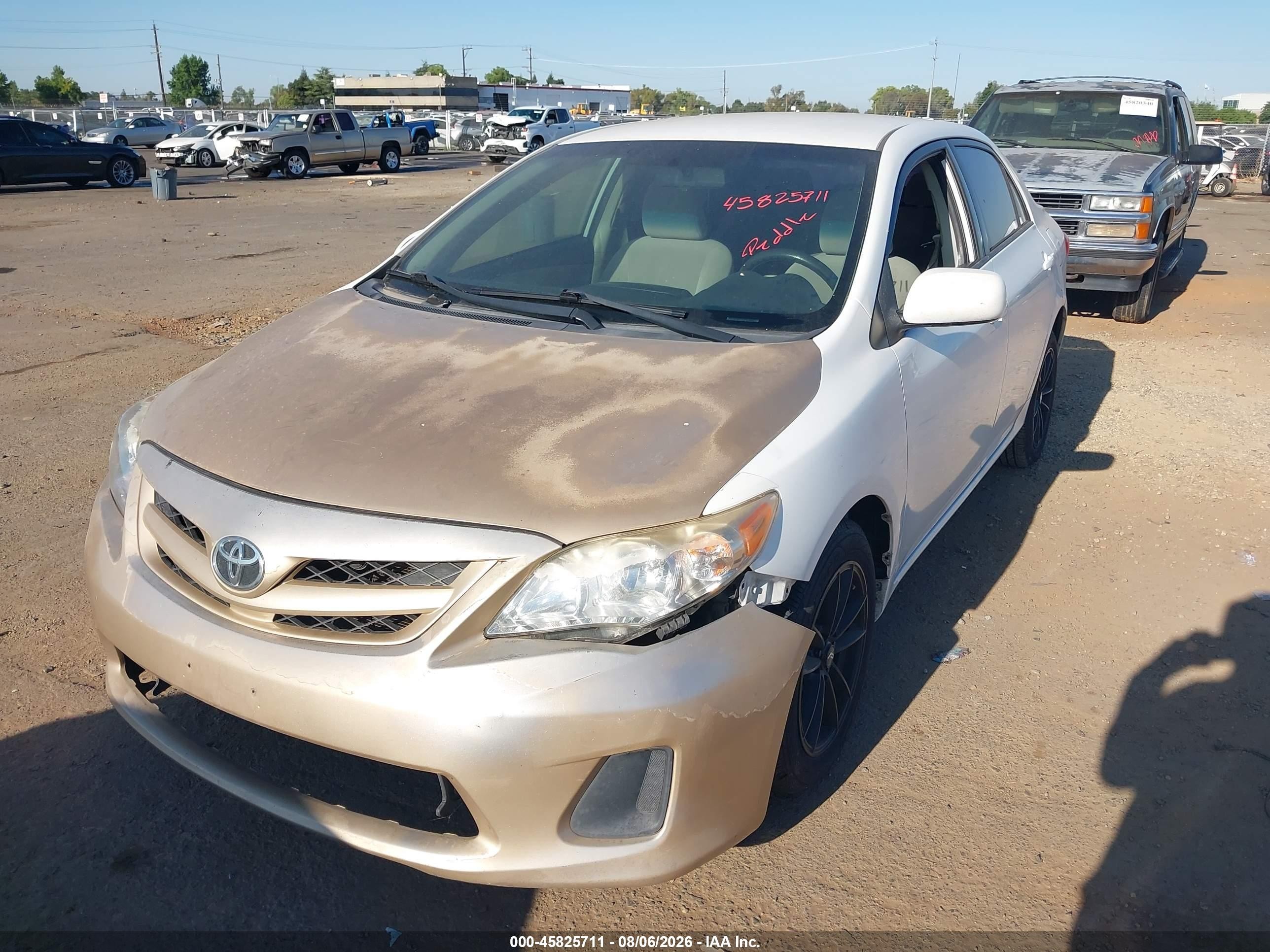 2011 Toyota Corolla Le Белый vin: JTDBU4EE0B9157048