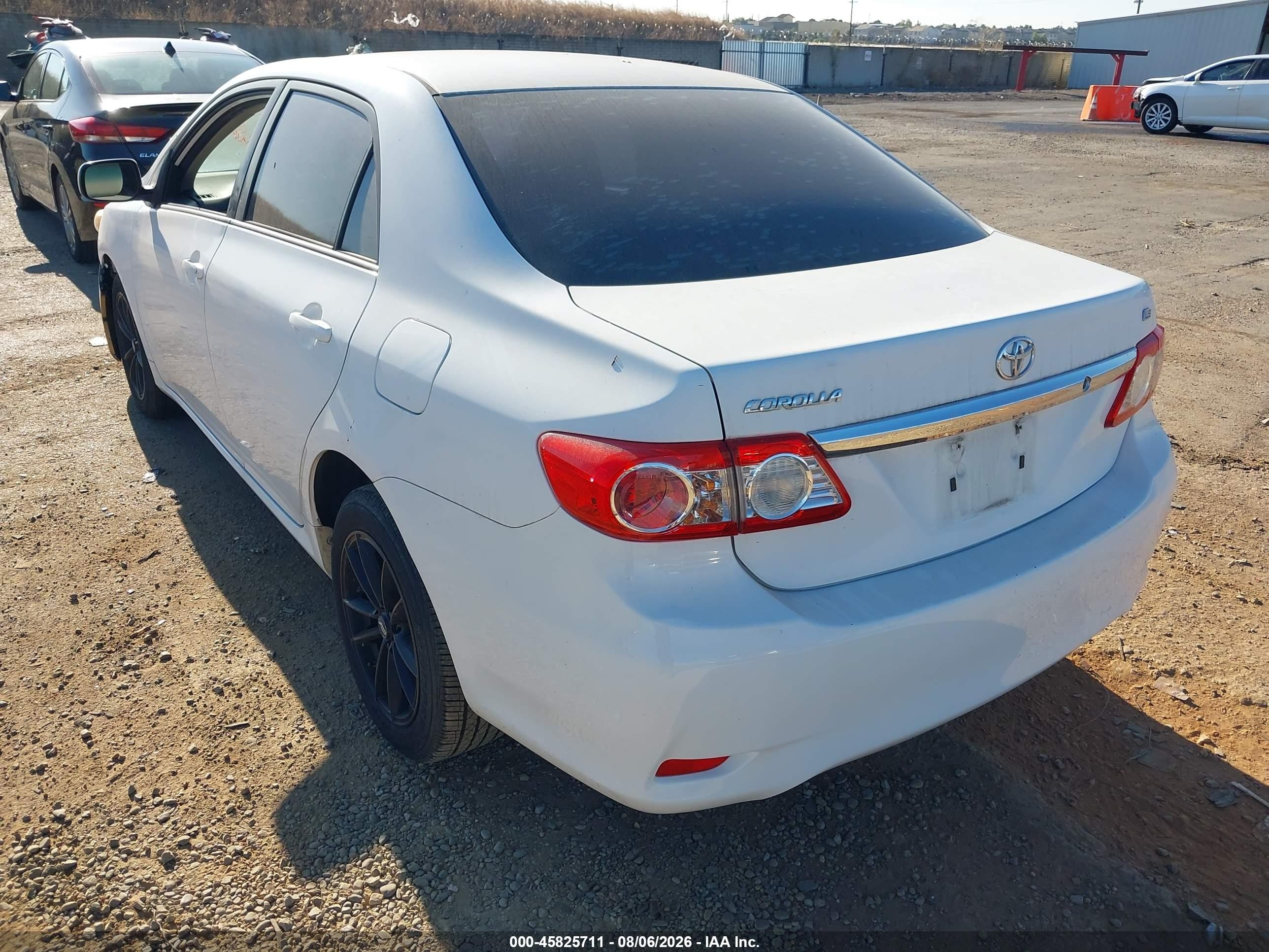 2011 Toyota Corolla Le Белый vin: JTDBU4EE0B9157048