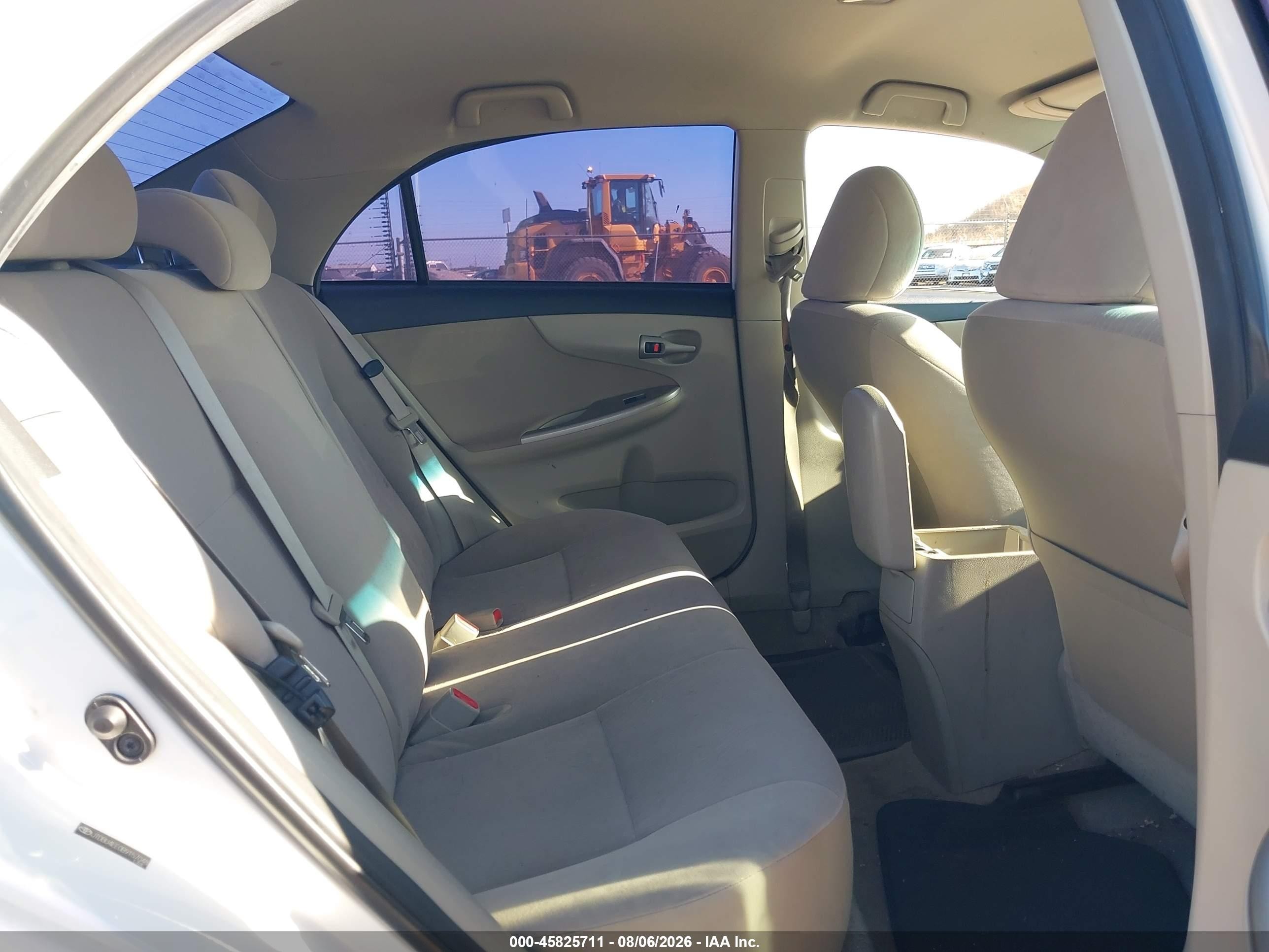 2011 Toyota Corolla Le Белый vin: JTDBU4EE0B9157048