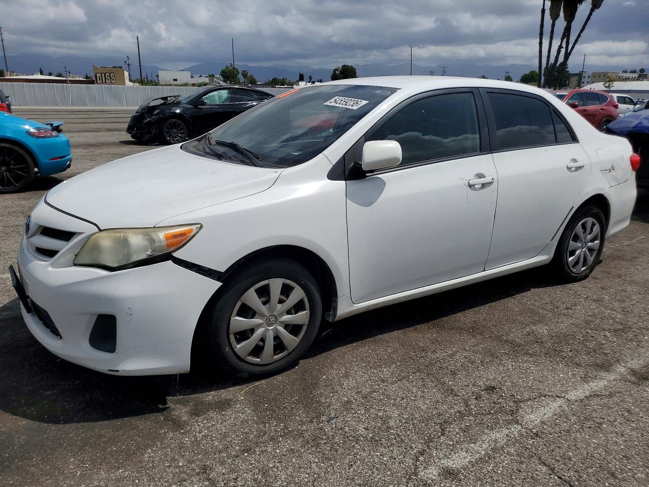 2011 Toyota Corolla Le White vin: JTDBU4EE0B9157518