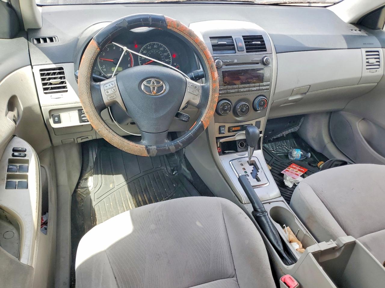 2011 Toyota Corolla Le White vin: JTDBU4EE0B9157518