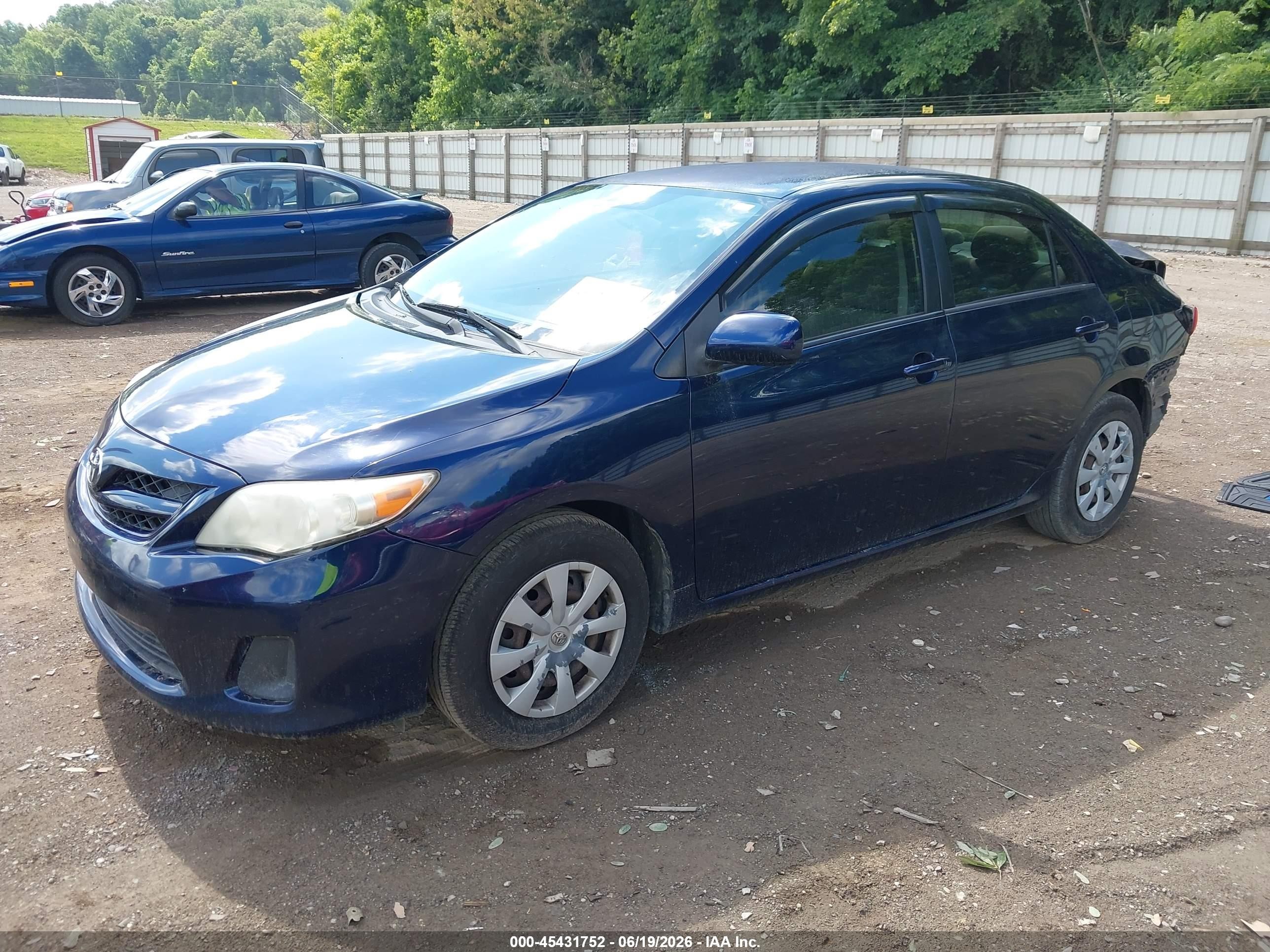 2011 Toyota Corolla Le Blue vin: JTDBU4EE0BJ102789