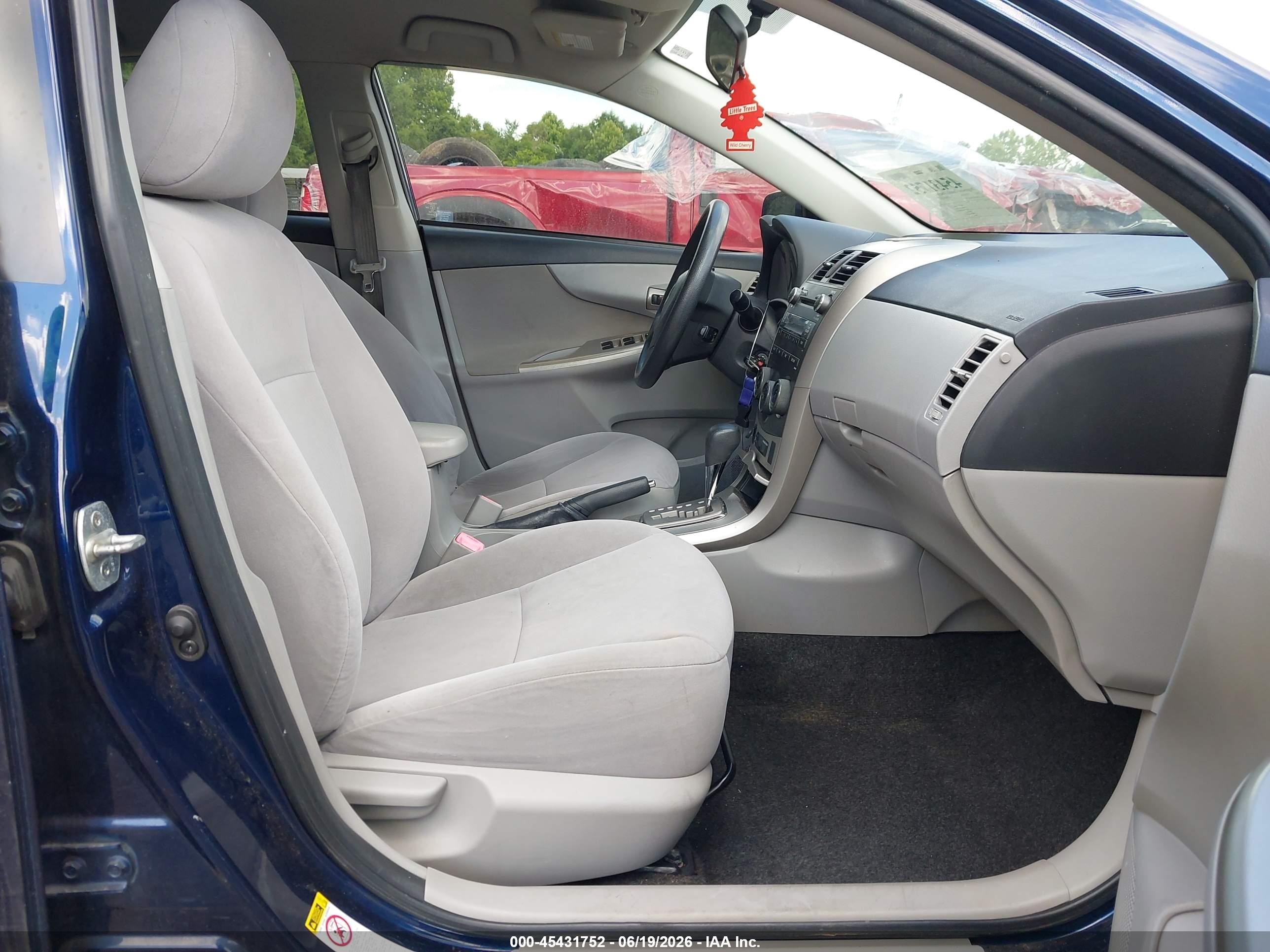 2011 Toyota Corolla Le Blue vin: JTDBU4EE0BJ102789