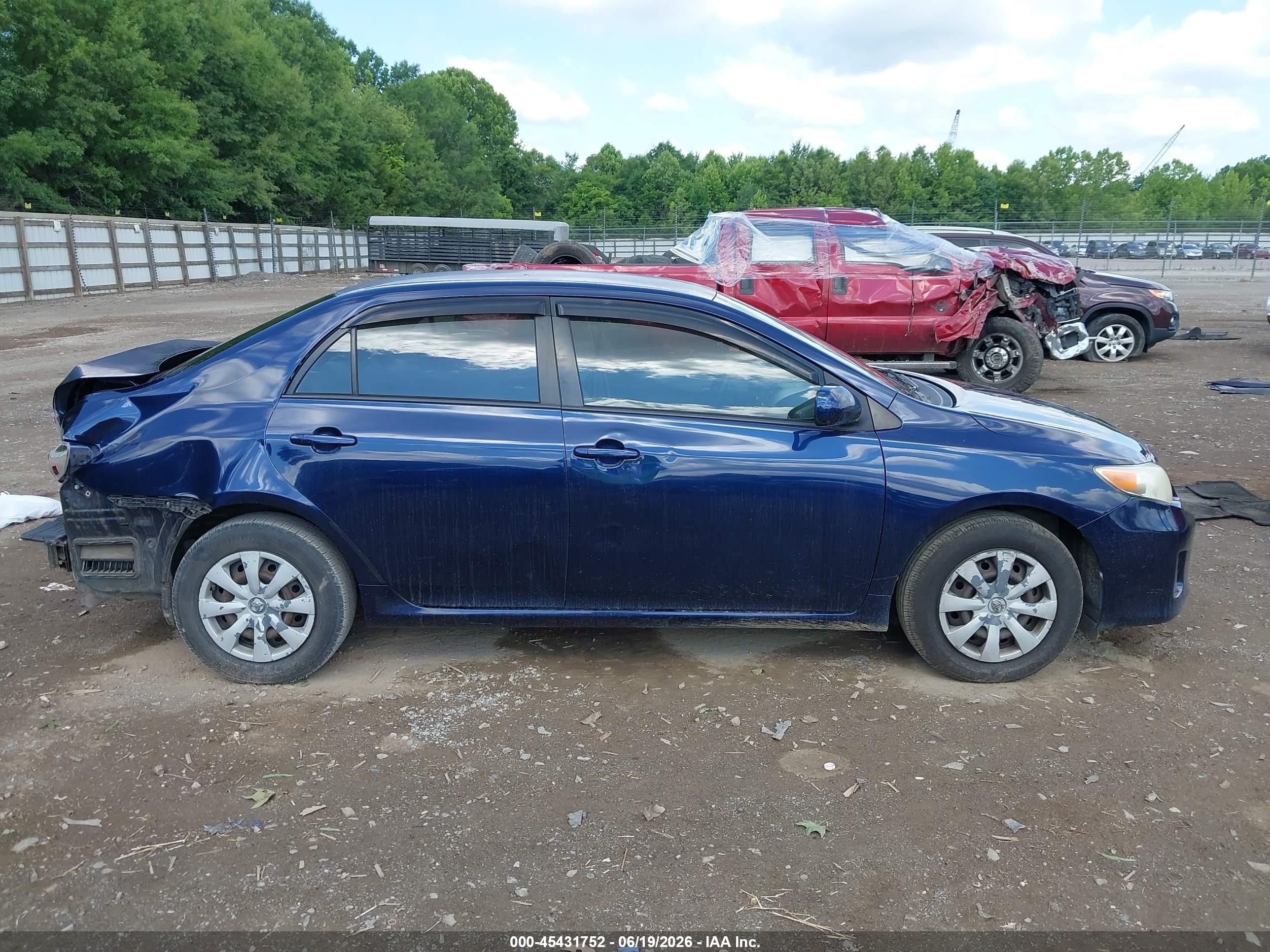 2011 Toyota Corolla Le Blue vin: JTDBU4EE0BJ102789