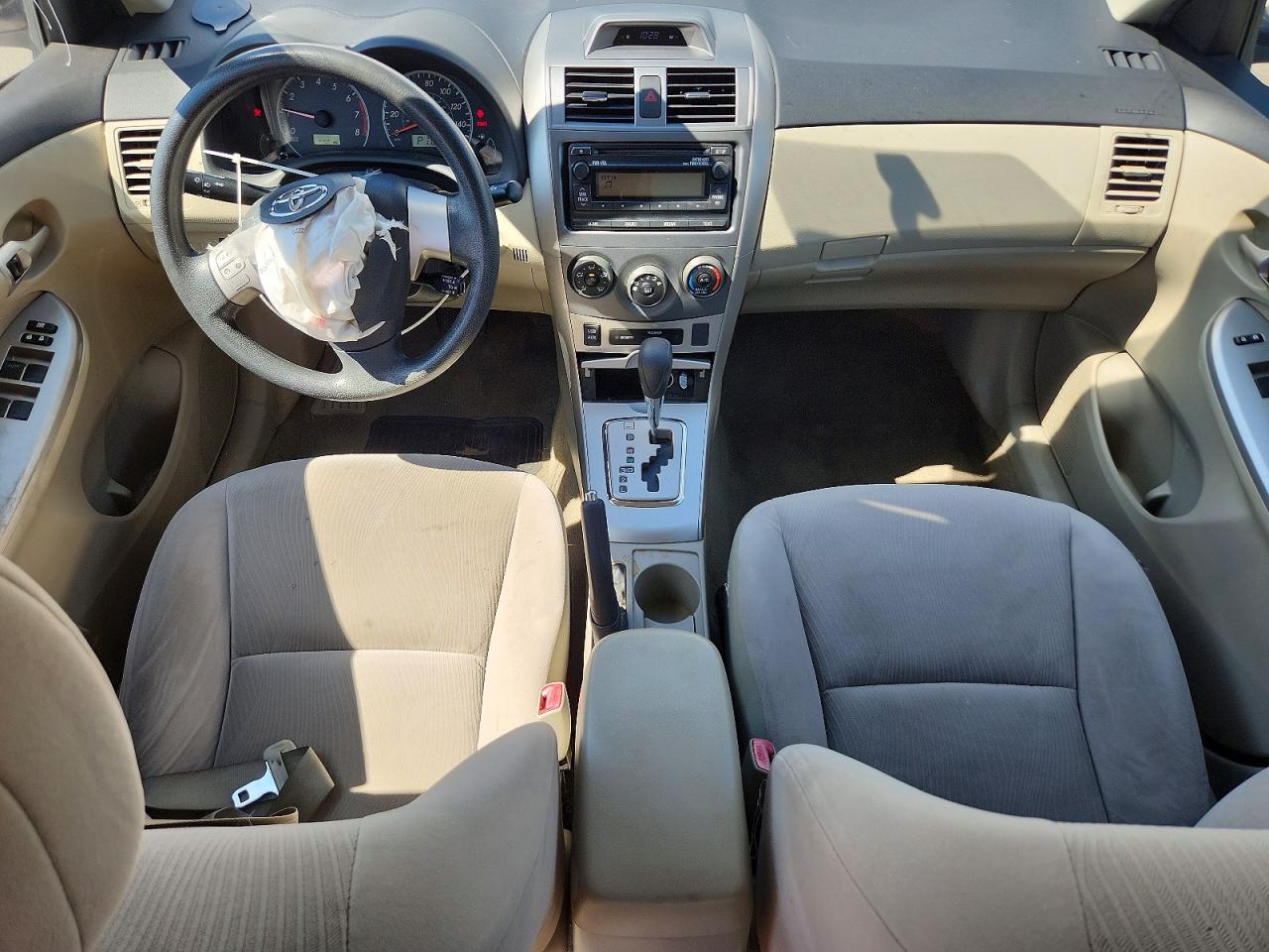 2012 Toyota Corolla Le White vin: JTDBU4EE0C9175230