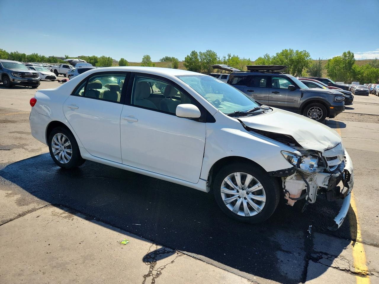 2012 Toyota Corolla Le White vin: JTDBU4EE0C9175230