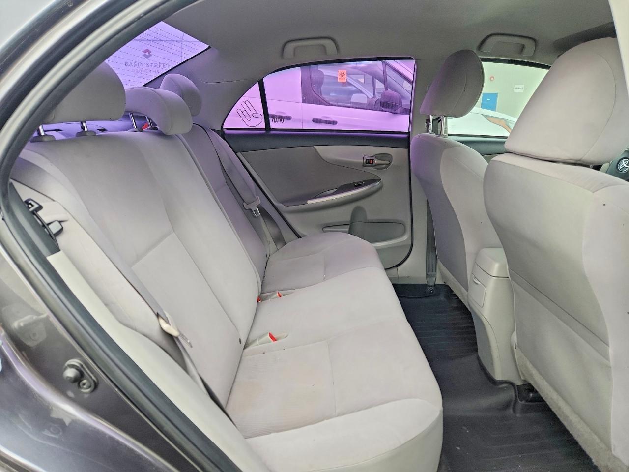 2013 Toyota Corolla Le Gray vin: JTDBU4EE0DJ112256
