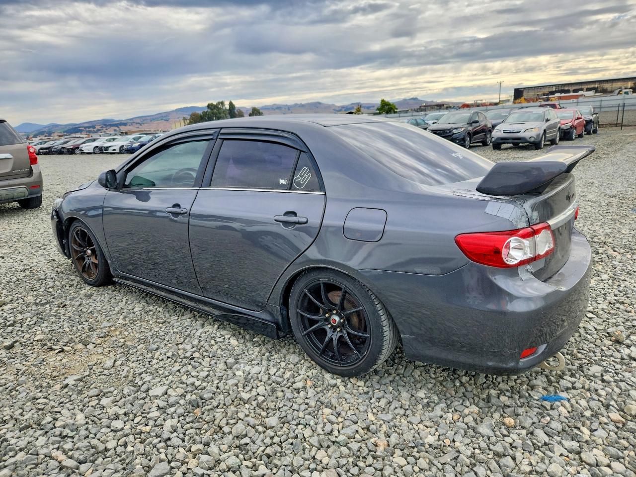 2013 Toyota Corolla Le Gray vin: JTDBU4EE0DJ112256