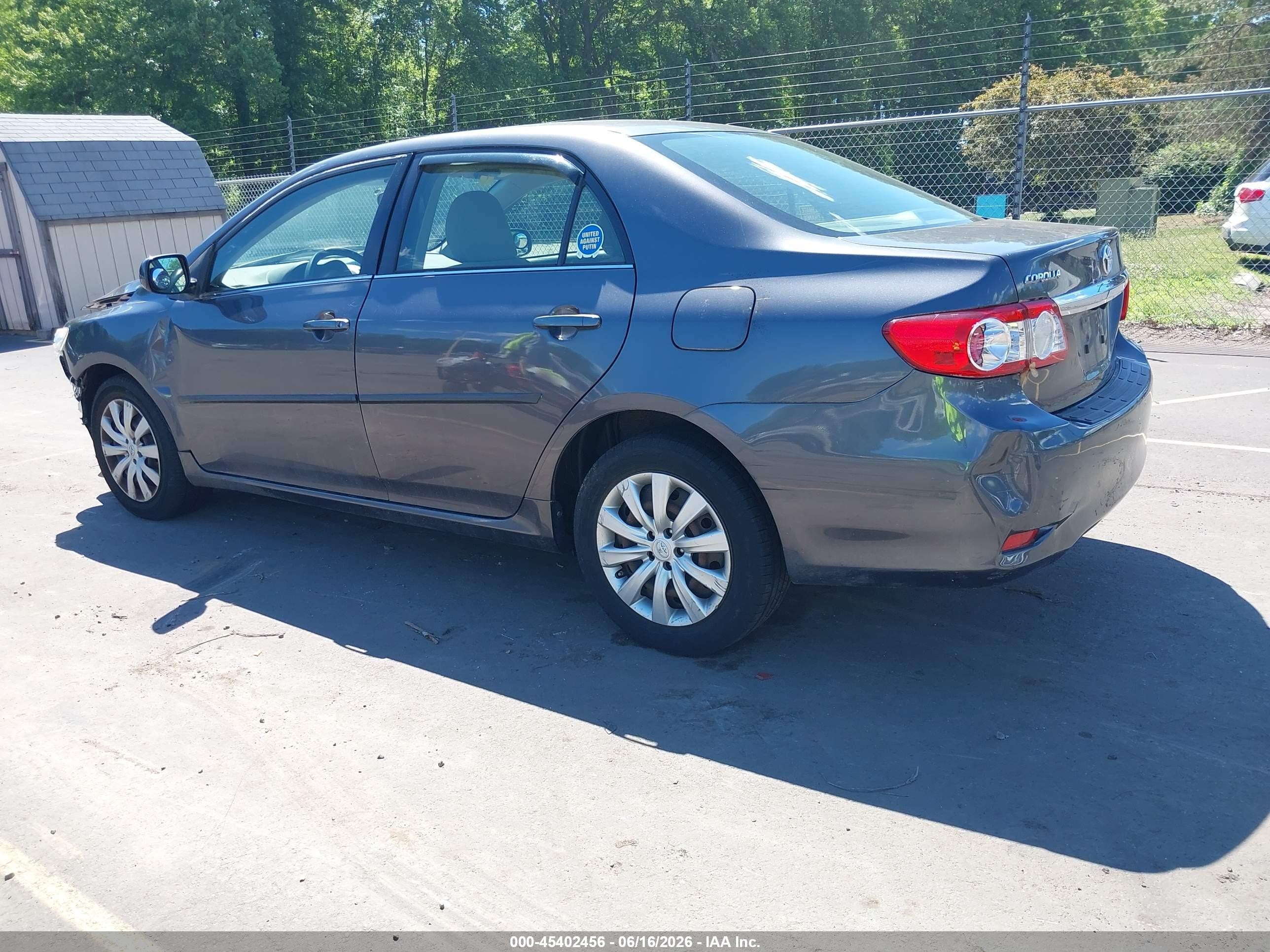 2013 Toyota Corolla Le Gray vin: JTDBU4EE0DJ114671