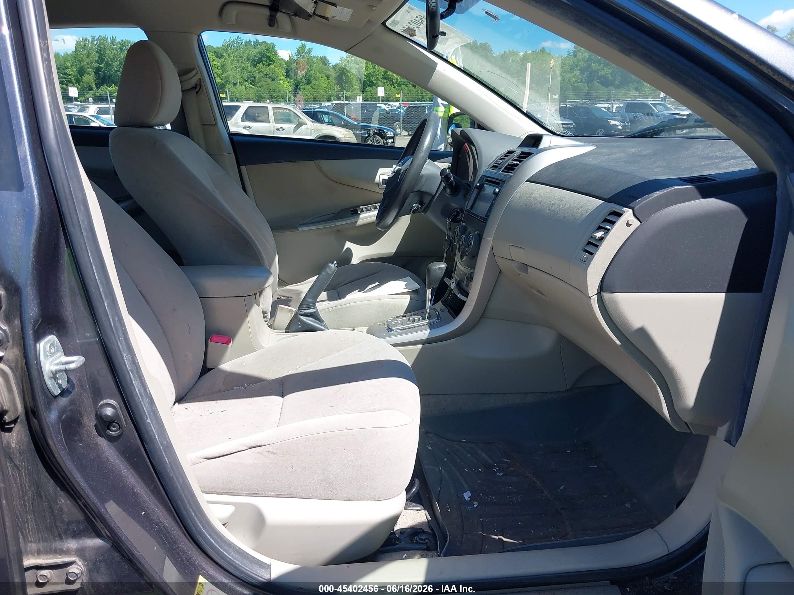 2013 Toyota Corolla Le Gray vin: JTDBU4EE0DJ114671